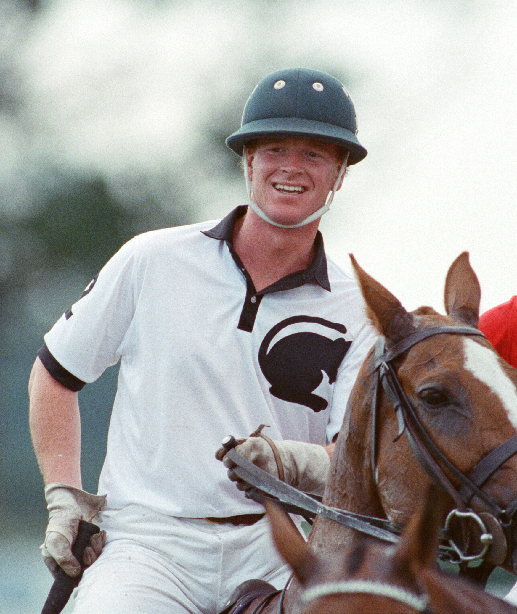Major James Hewitt on the polo field, on July 16, 1991. | Source: Getty Images