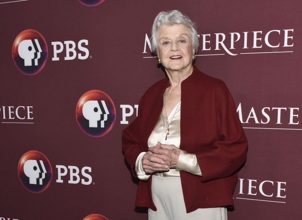 Angela Lansbury en la sesión fotográfica de las "Mujercitas" de la BBC el 16 de enero de 2018. | Foto: Getty Images.