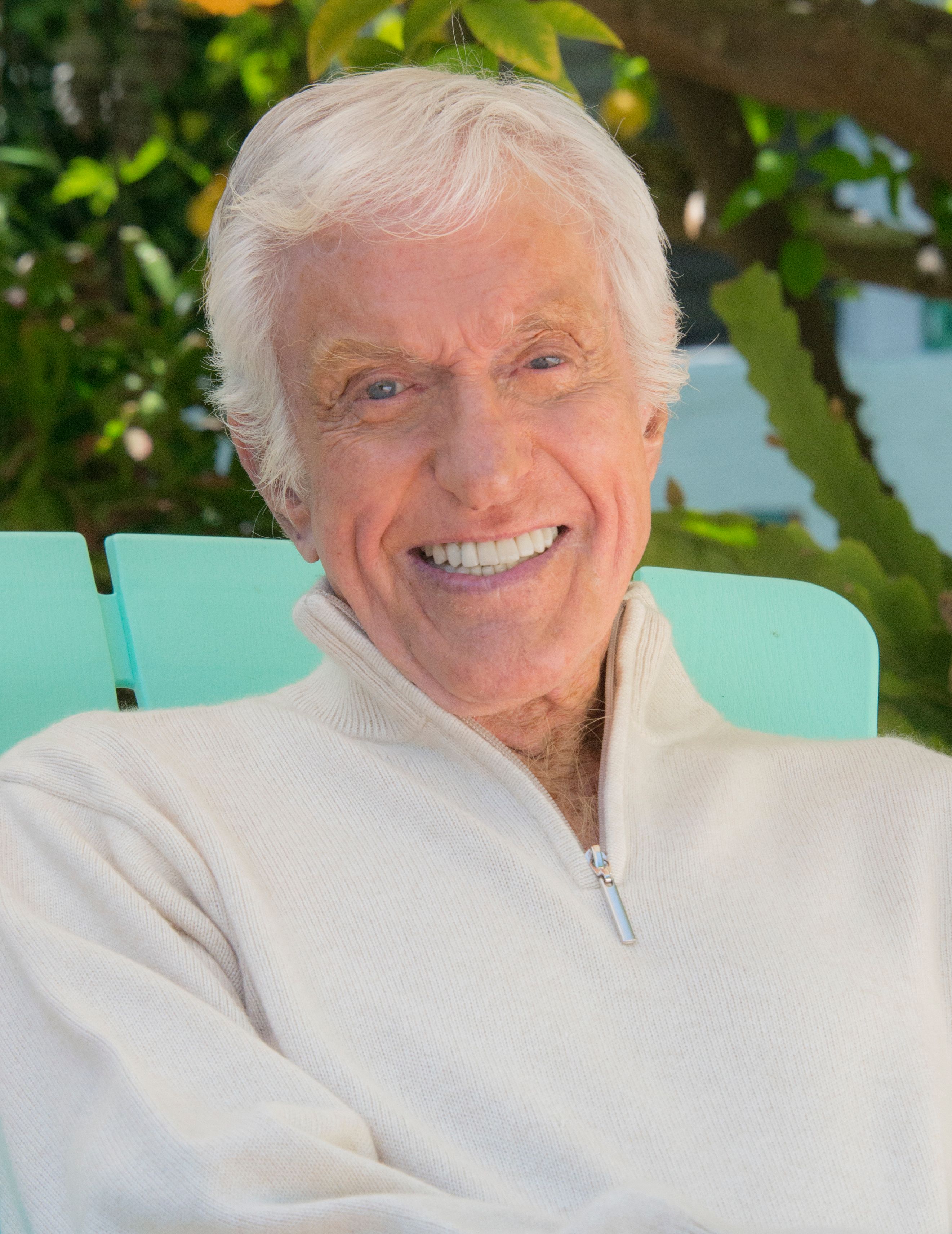 Dick Van Dyke at home during a photo shoot on April 21, 2016, in Malibu, California. | Source: Roxanne McCann/Getty Images