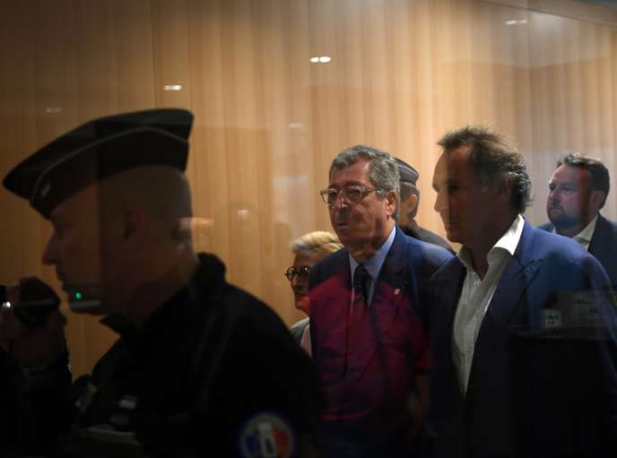 Patrick Balkany arrive au tribunal correctionnel de Paris le 13 septembre, avant son incarcération. CHRISTOPHE ARCHAMBAULT / AFP Patrick Balkany arrive au tribunal correctionnel de Paris le 13 septembre, avant son incarcération. CHRISTOPHE ARCHAMBAULT / AFP