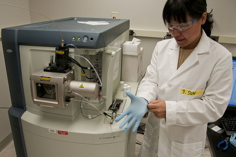 Máquina de diálisis. | Foto: Wikipedia Máquina de diálisis. | Foto: Wikipedia