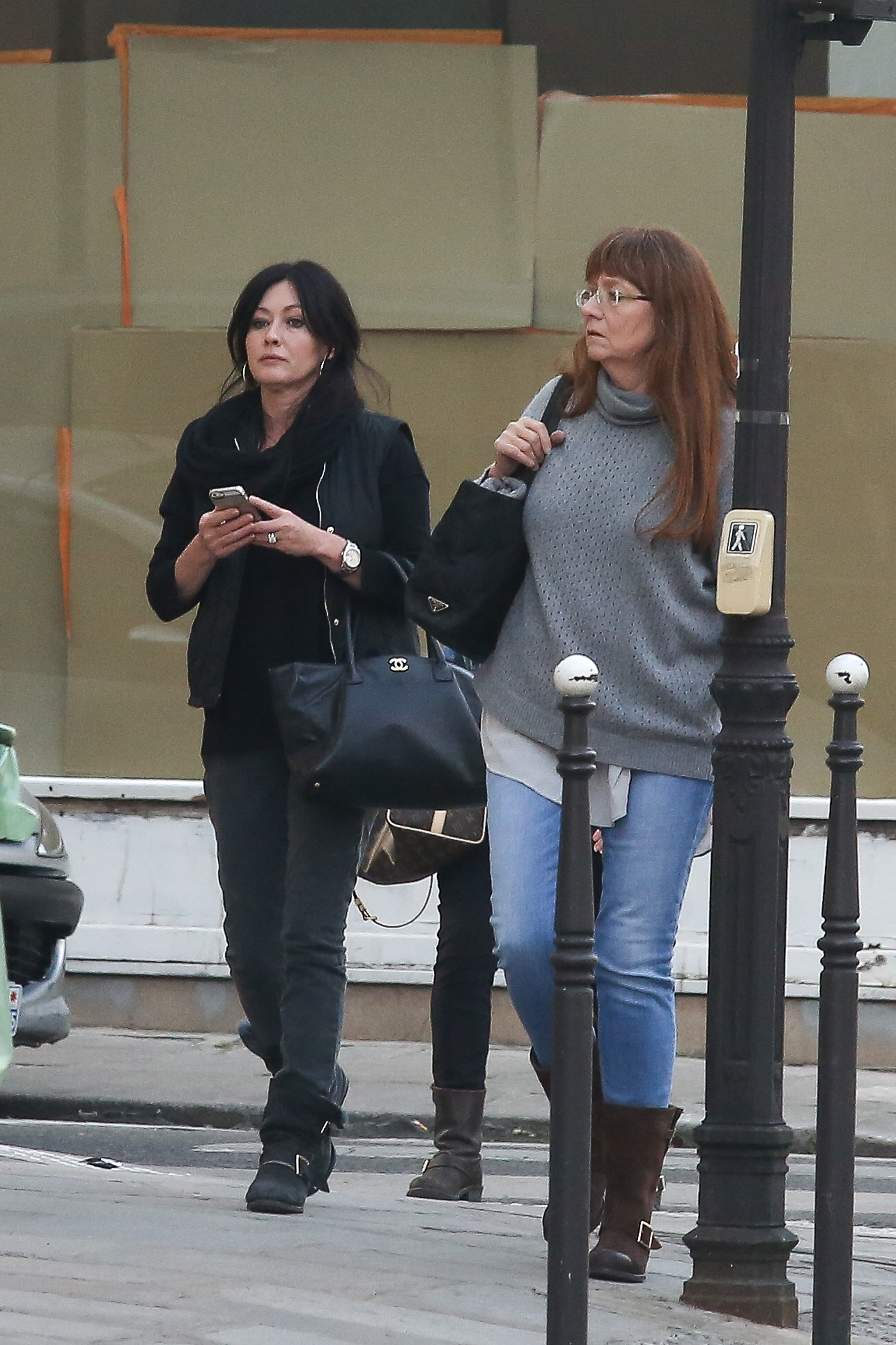 Shannen and Rosa Doherty spotted in Paris, France on March 13, 2014 | Source: Getty Images