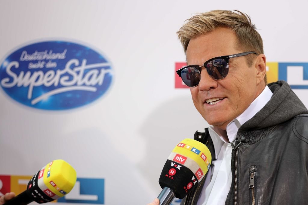 Dieter Bohlen wird interviewt, als er am 27. April 2019 im Coloneum in Köln am Finale der 16. Staffel der Fernsehwettbewerbshow "Deutschland sucht den Superstar" (DSDS) teilnimmt. I Quelle: Getty Images