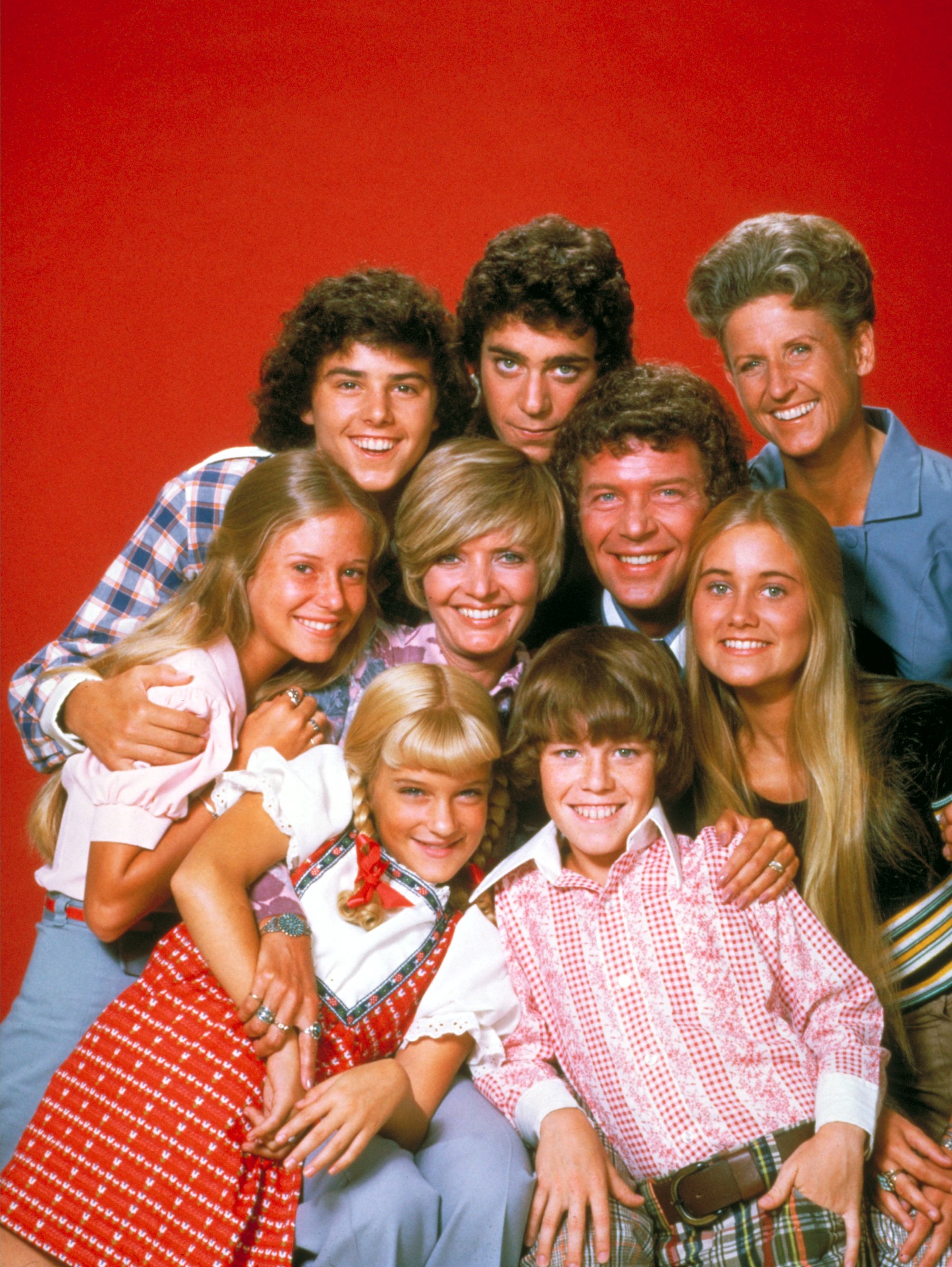 Barry Williams and the cast of "The Brady Bunch" on set in 1970 | Source: Getty Images