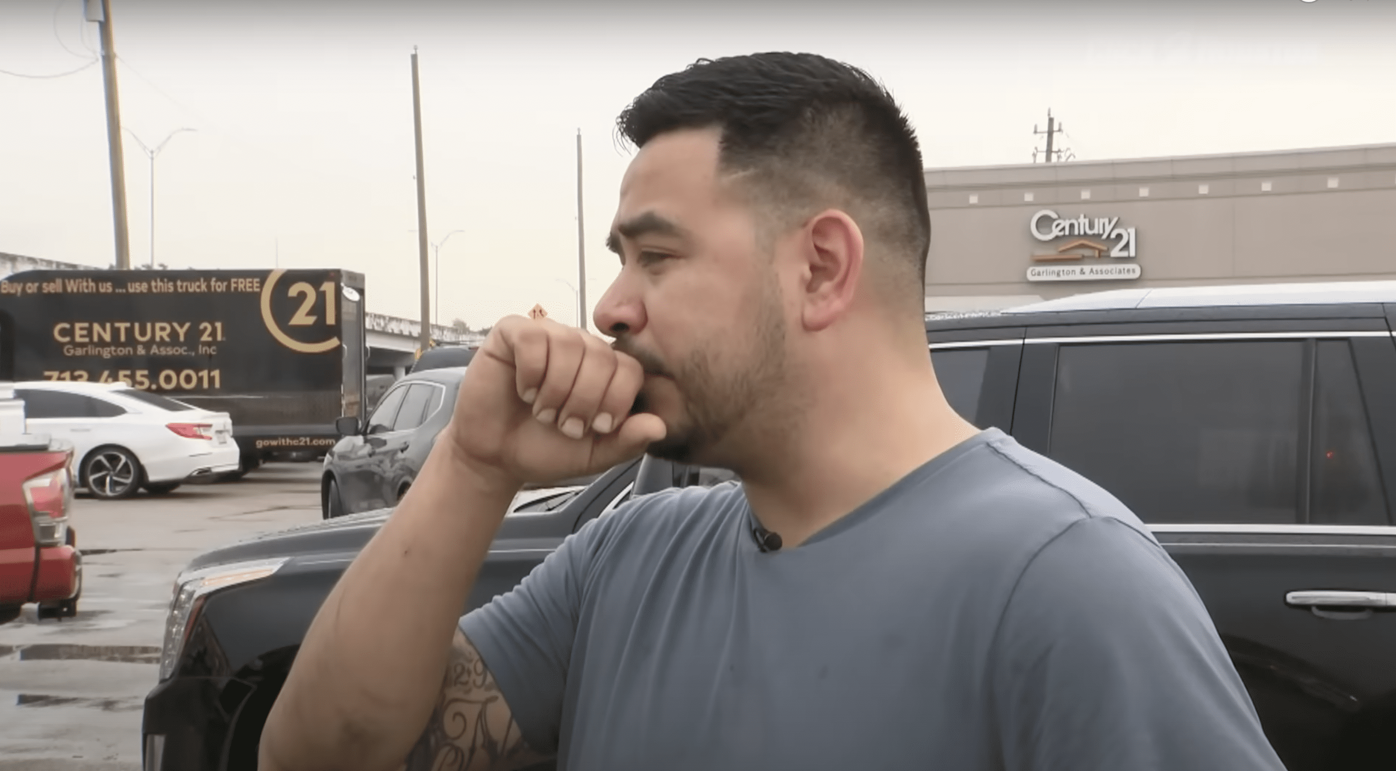 Raymond Romo gets emotional while recalling the horrific crash. | Source: YouTube.com/KPRC 2 Click2Houston