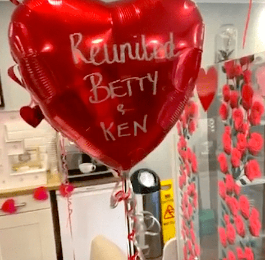 Balloons at Betty and Kenneth's reunion. | Source: Facebook.com/BournViewCareHome