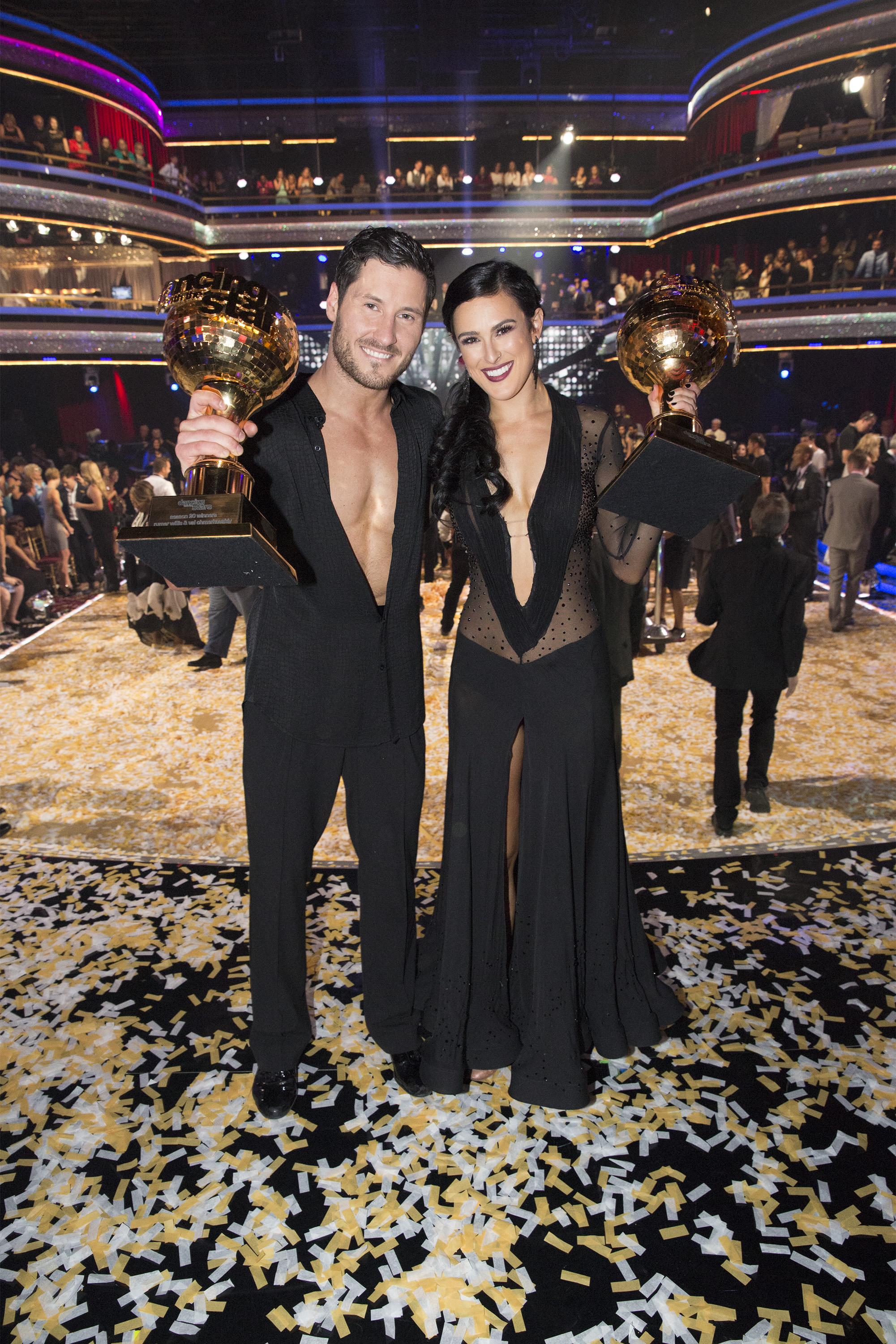 Val Chmerkovskiy and Rumer Willis on the set of "Dancing with the Stars," 2015 | Source: Getty Images