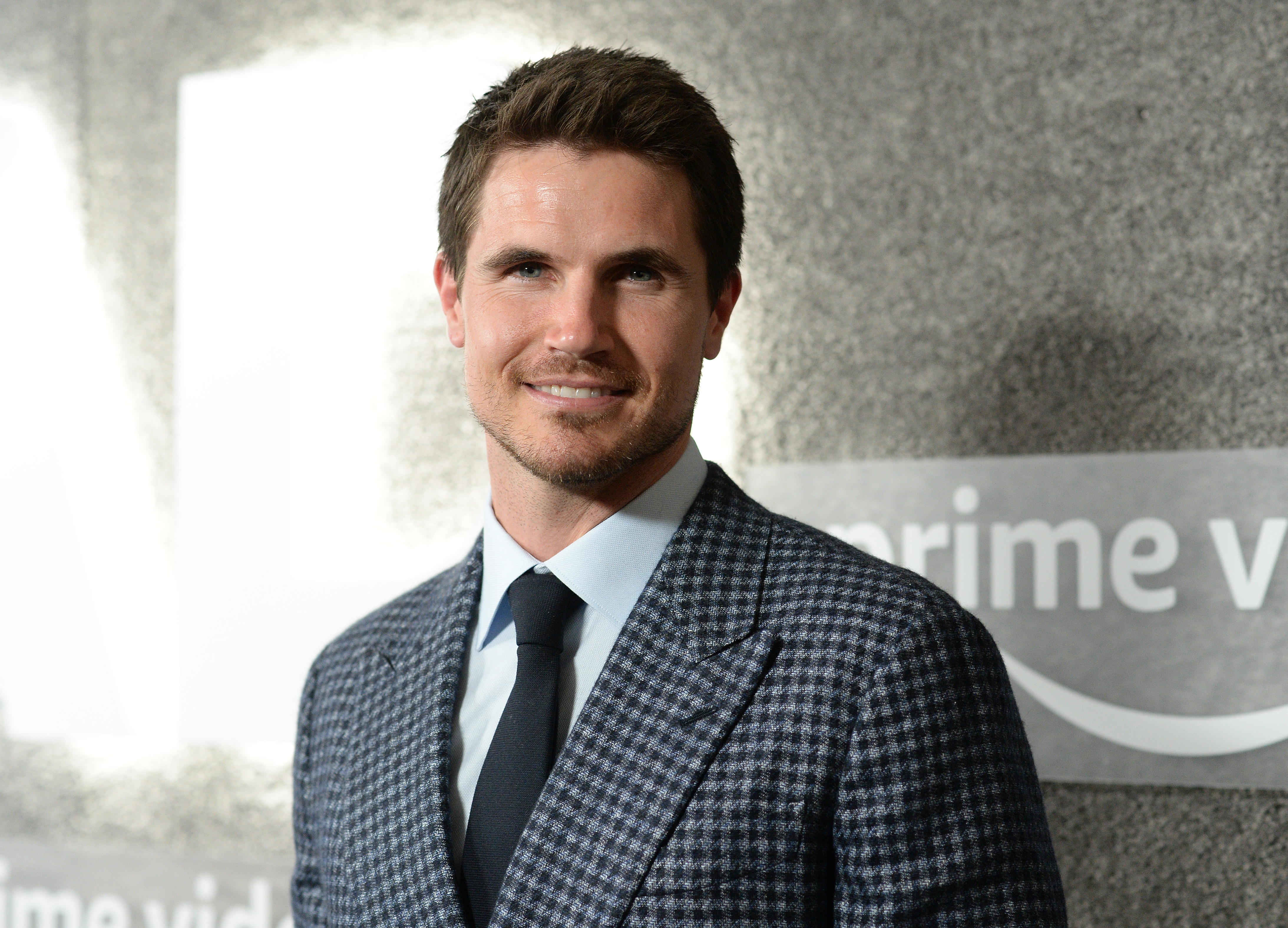 Robbie Amell at the "Upload" season 2 premiere on March 8, 2022, in West Hollywood, California. | Source: Getty Images