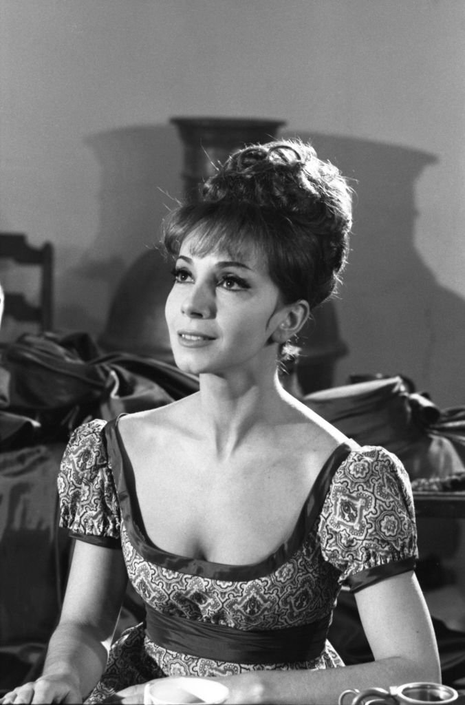 Andréa Parisy lors du tournage de la mini-série 'Les Compagnons de Jéhu' réalisé par Michel Drach le 20 octobre 1965. | Photo : Getty Images Andréa Parisy lors du tournage de la mini-série 'Les Compagnons de Jéhu' réalisé par Michel Drach le 20 octobre 1965. | Photo : Getty Images