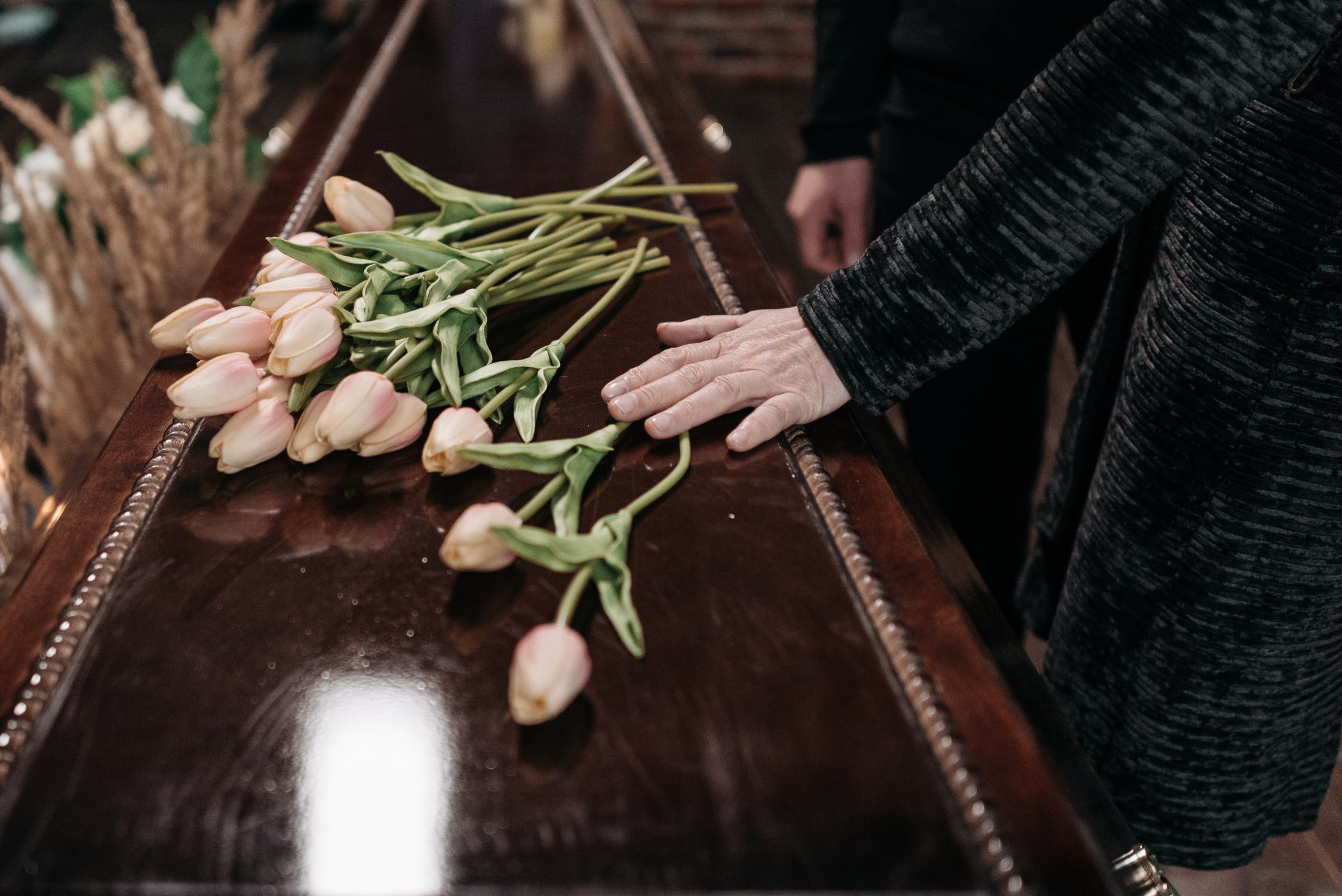 After the funeral, Marianne fell into a deep depression. | Source: Pexels