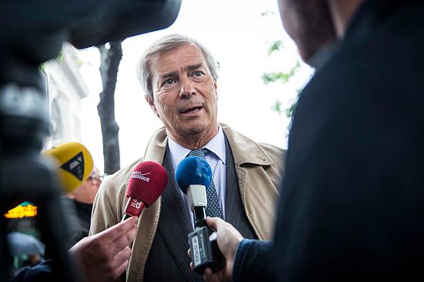 Vincent Bolloré face aux médias | Sources : Getty Images Vincent Bolloré face aux médias | Sources : Getty Images
