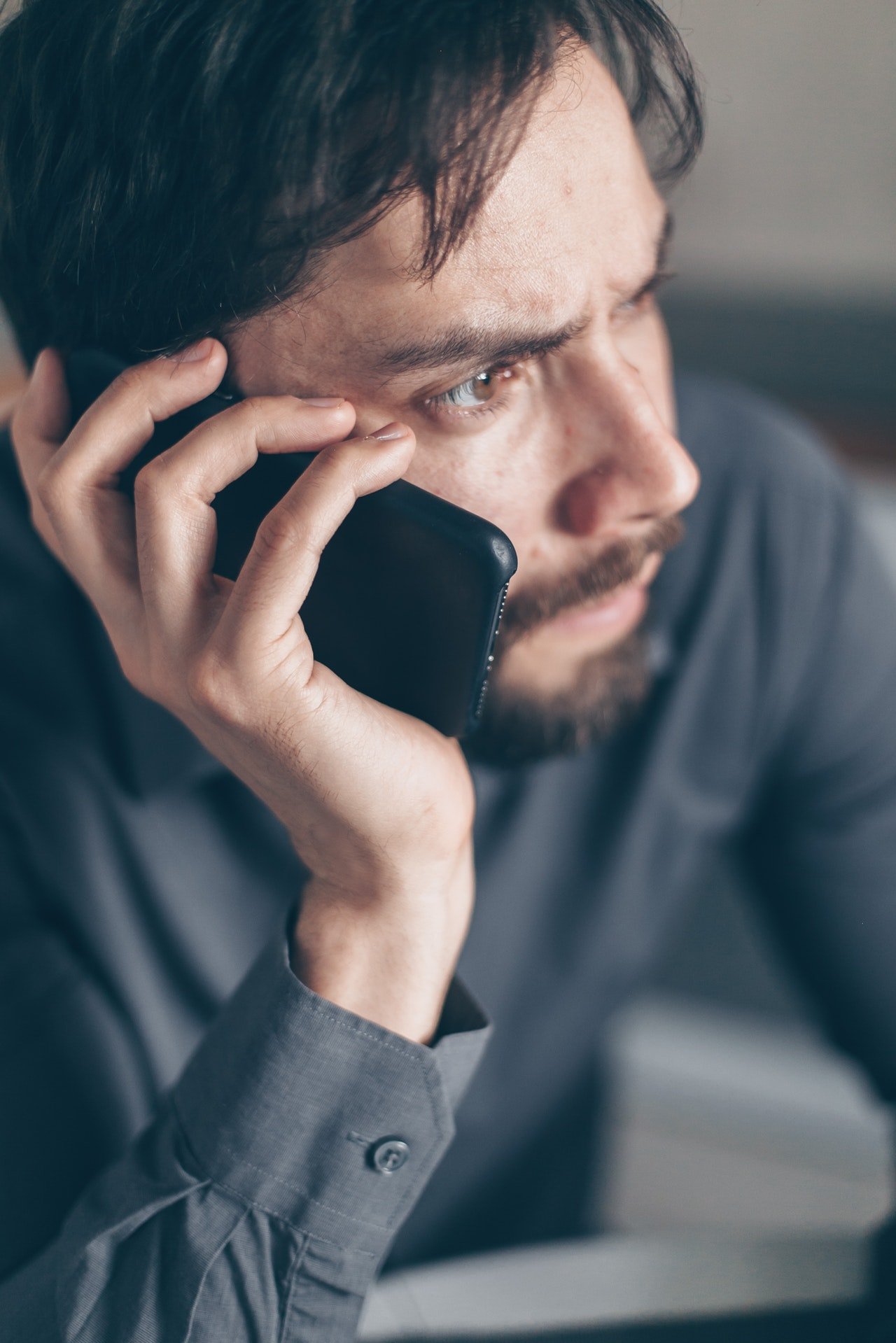A man on the phone | Source: Pexels