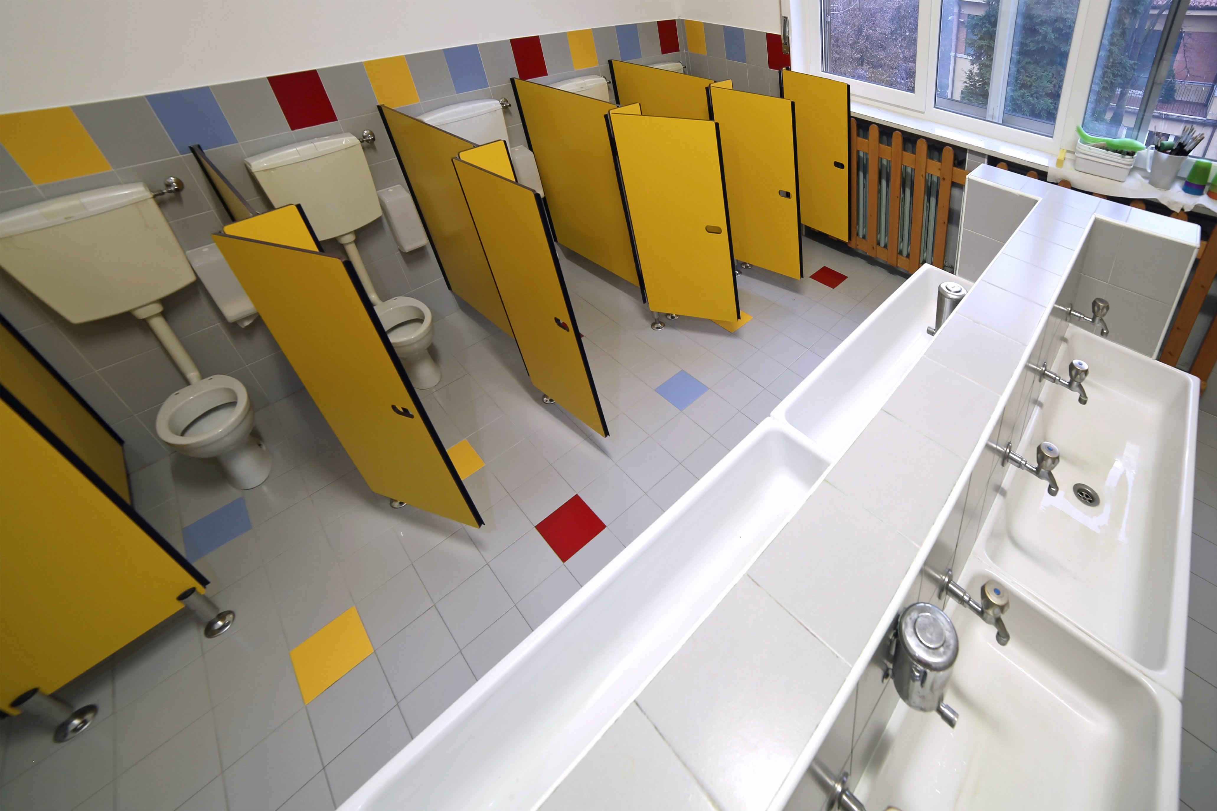 High School bathrooms. | Photo: Shutterstock