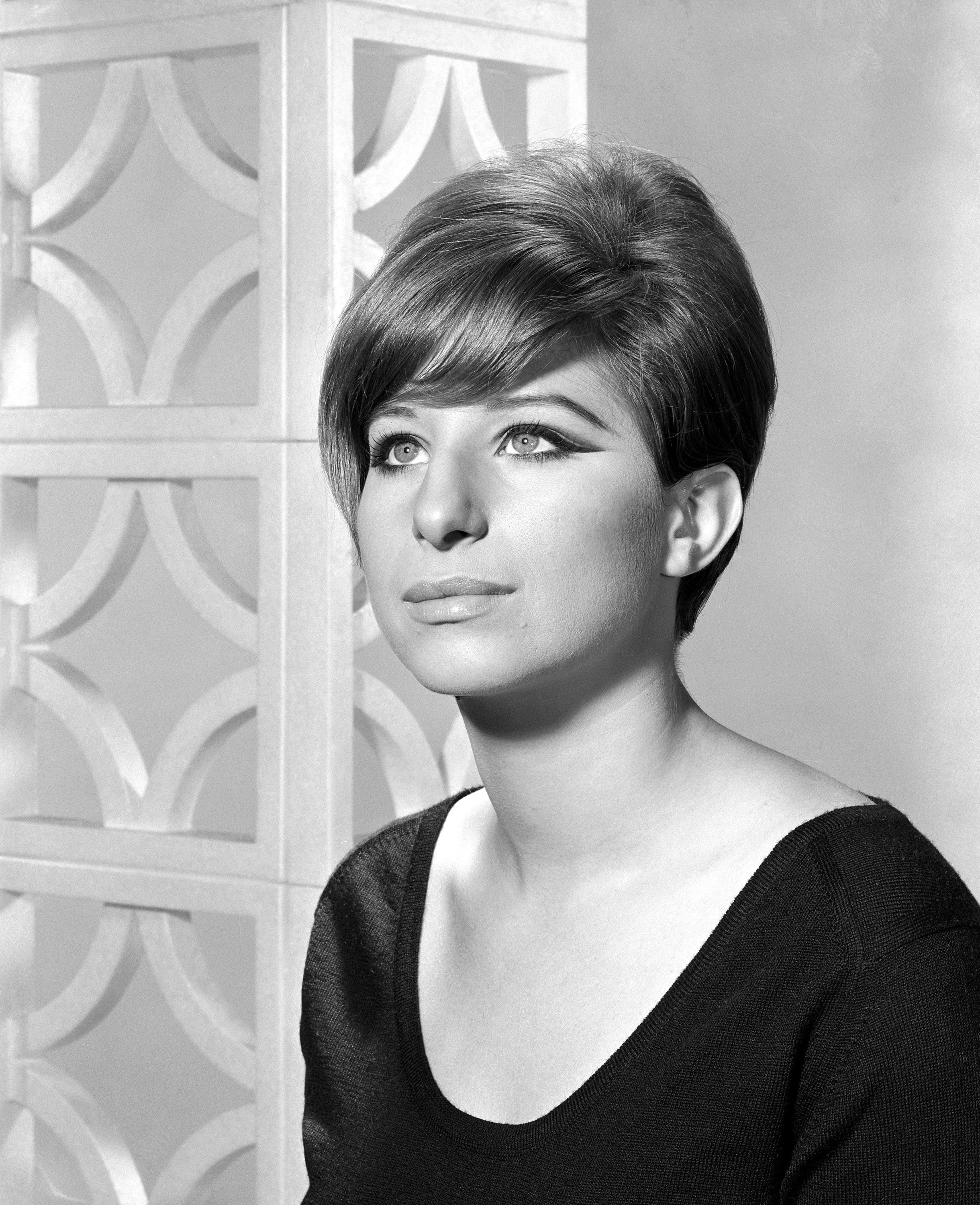American singer and actress Barbra Streisand with a beehive hairdo, November 10, 1964 | Source: Getty Images