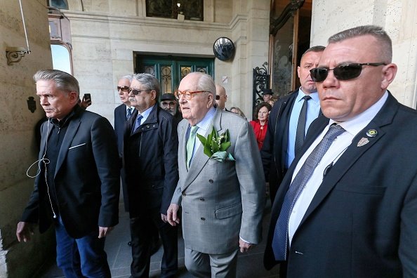 Jean-Marie Le Pen participe au rassemblement annuel en l'honneur de Jeanne d'Arc à Paris.|Photo : Getty Images