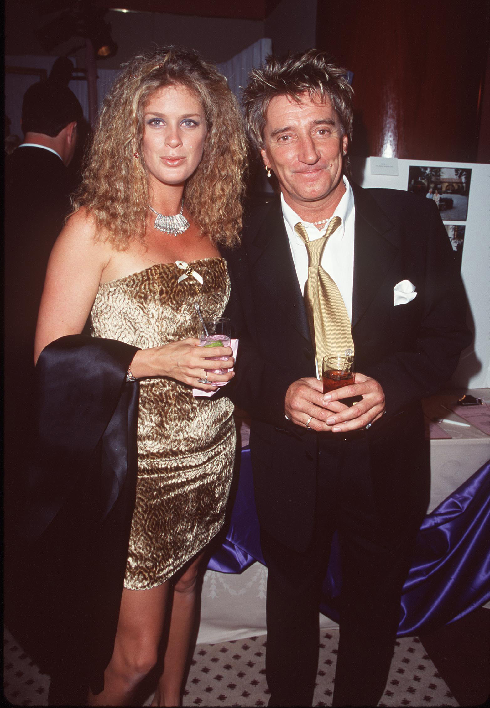 Rachel Hunter and Rod Stewart 13th Annual Carousel of Hope Ball Benefiting Childrens Diabetes on October 23, 1998. | Source: Getty Images