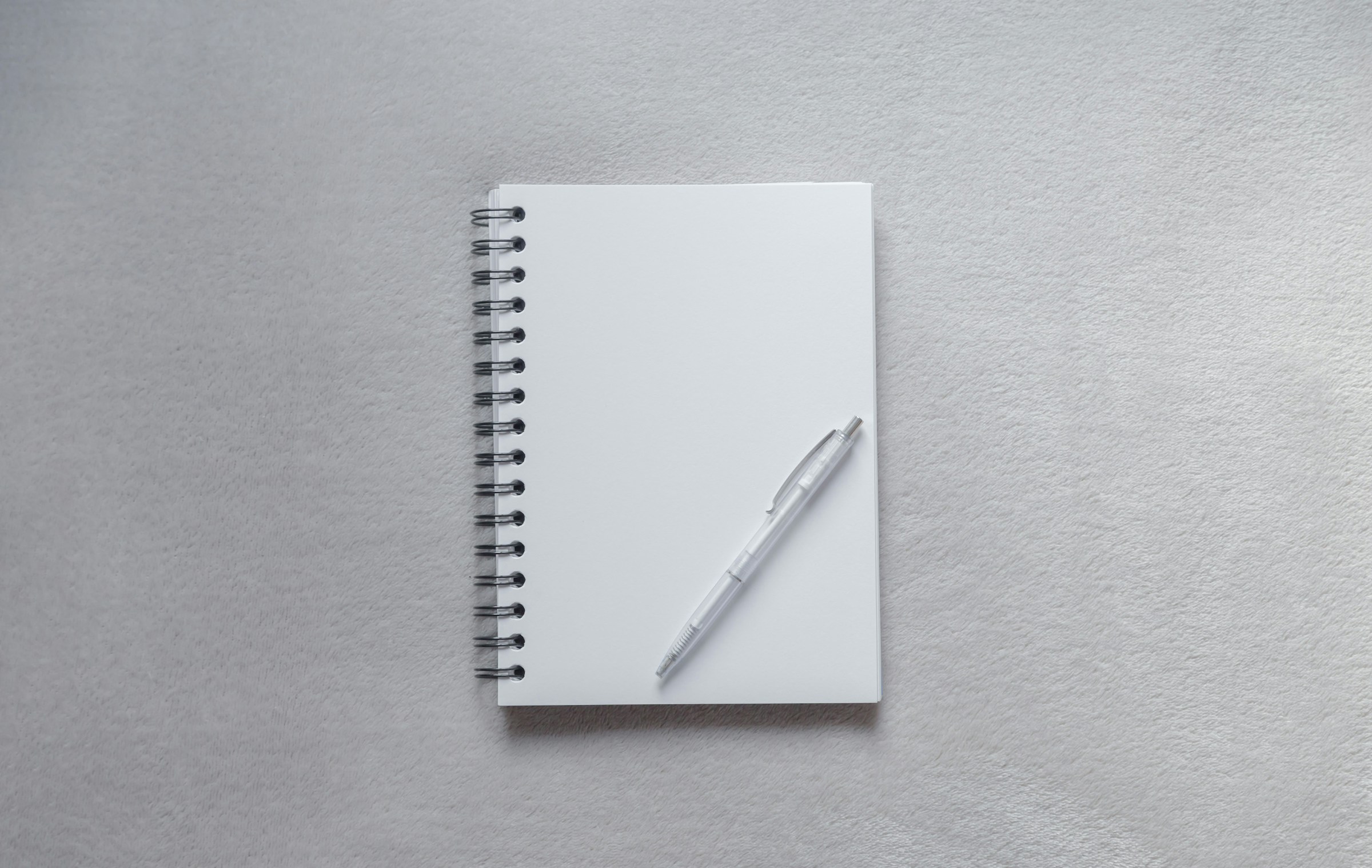 A notebook lying on a table | Source: Unsplash