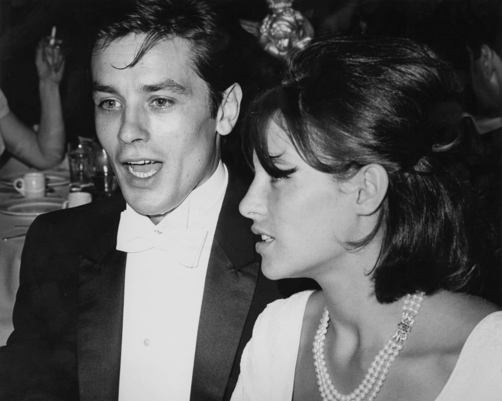 Alain Delon et sa femme Nathalie | photo : Getty Images