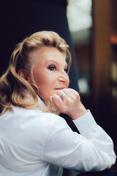 La chanteuse Sheila est photographiée pour Paris Match le 30 juin 2020 à Paris, France.|Photo : Getty Images