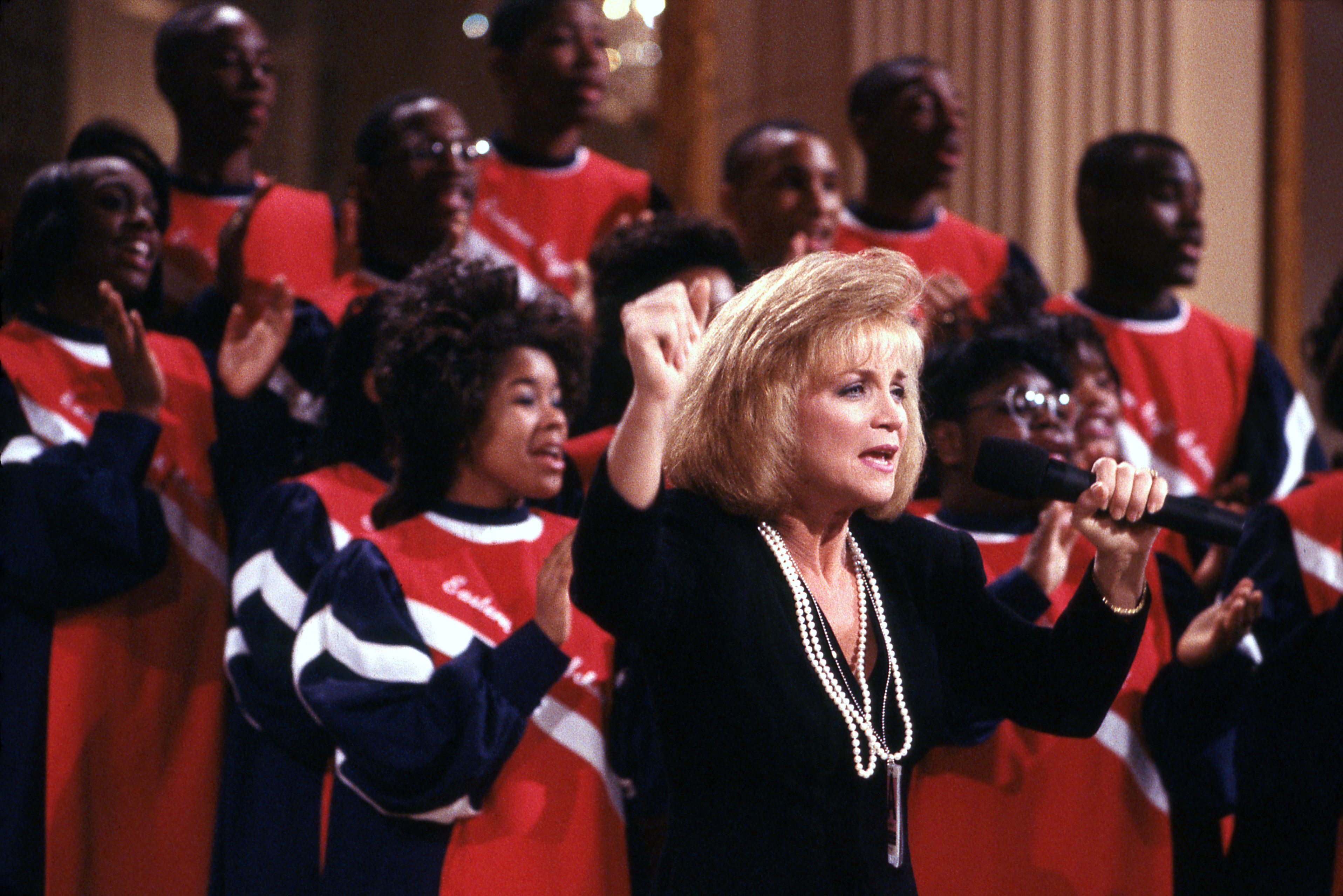 Barbara Mandrell performing at 'To Be Free: The National Literacy Honors From the White House' in Walt Disney Television in 1990. | Source: Getty Images