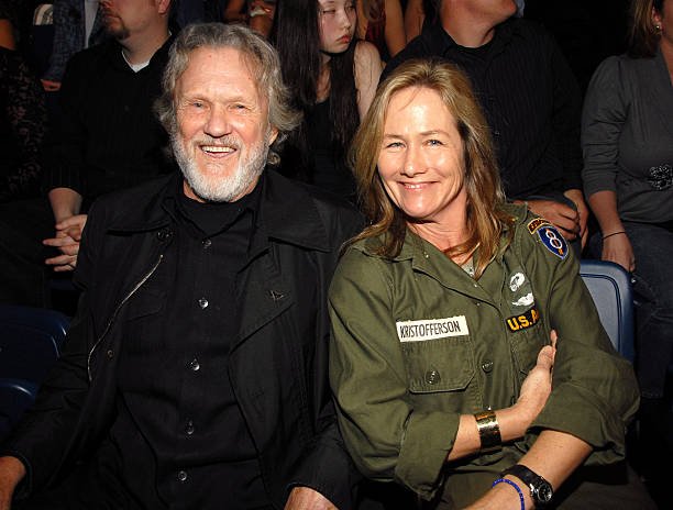 Kris Kristofferson and his wife Lisa Meyers at the 2007 CMT awards | Source: Getty Images