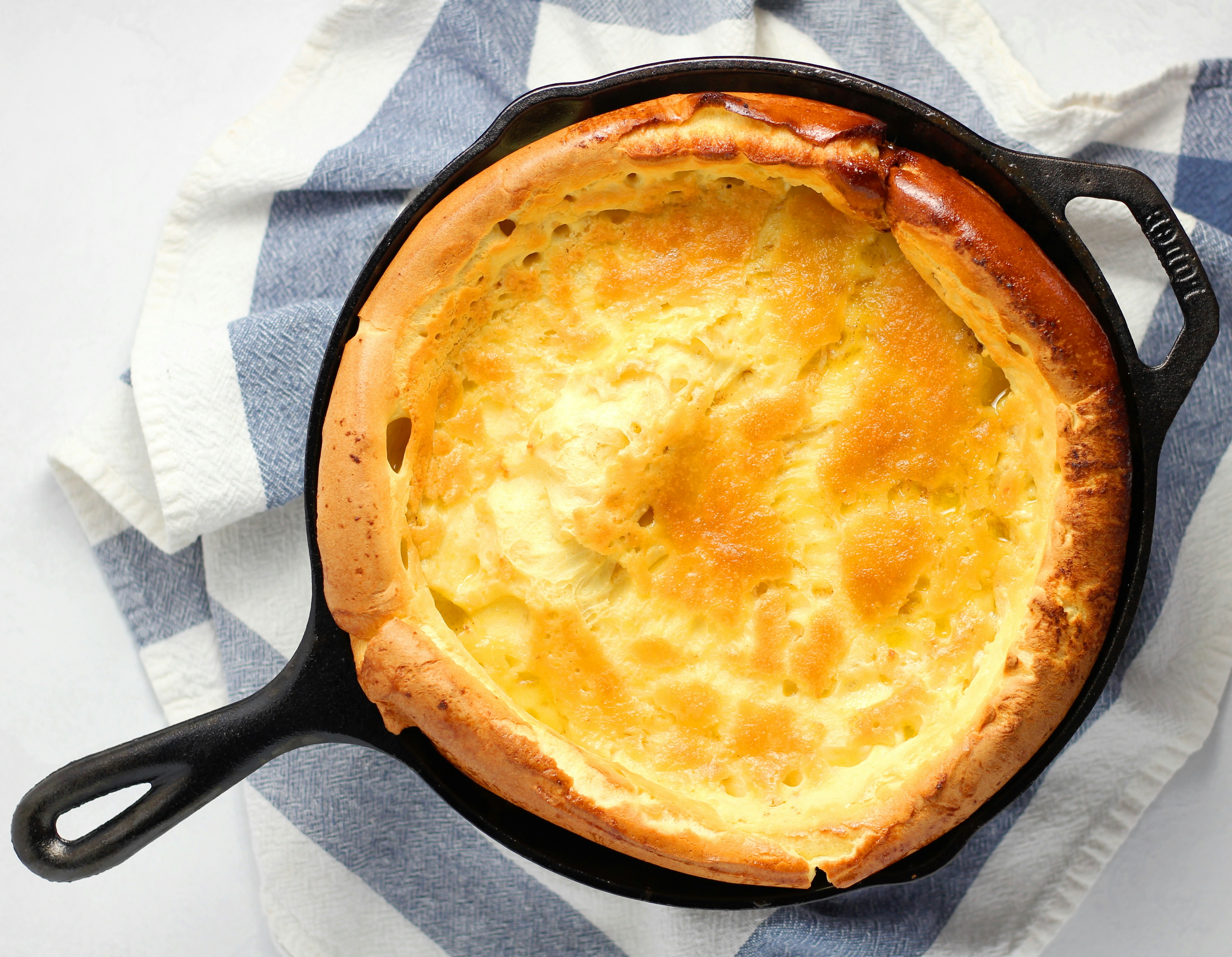 A pan with cornbread | Source: Unplash
