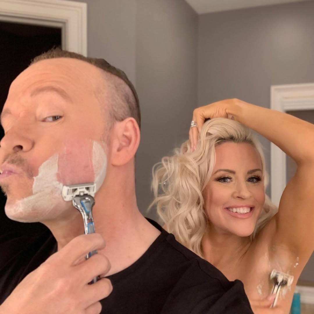 Donnie Wahlberg and Jenny McCarthy from a post dated March 23, 2020. | Source: Instagram/donniewahlberg