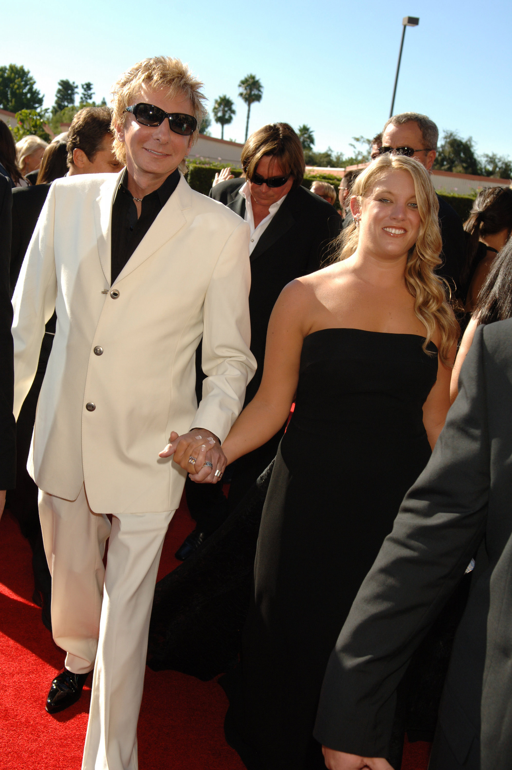 Barry Manilow with Kirsten at the 58th Primetime Emmy Awards in Los Angeles in 2006 | Source: Getty Images