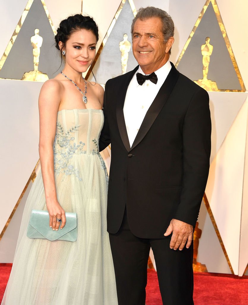 Mel Gibson, Rosalind Ross arrives at the 89th Annual Academy Awards at Hollywood & Highland Center | Photo: Getty Images
