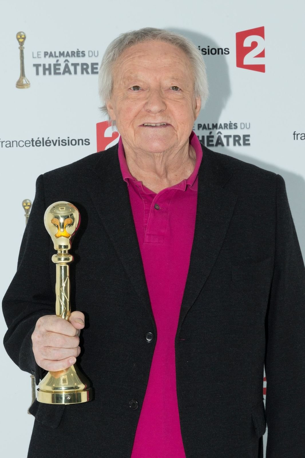 L'acteur Roger Dumas | Photo : Getty Images. L'acteur Roger Dumas | Photo : Getty Images.