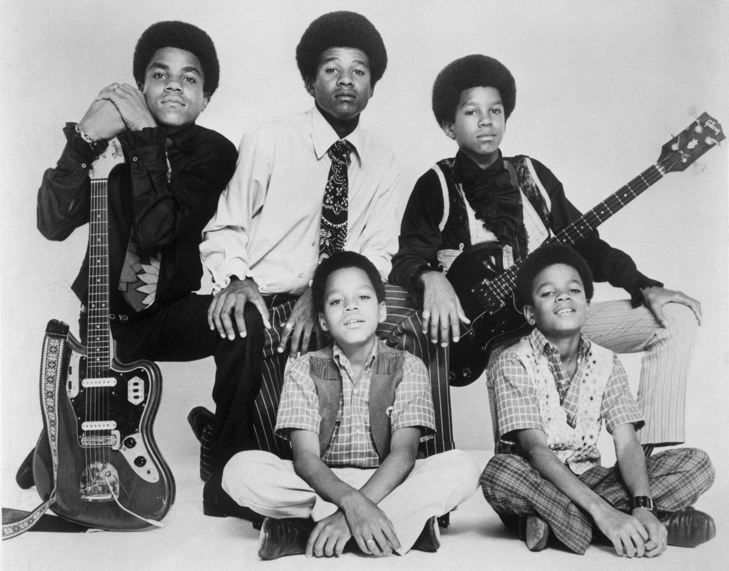 The Jackson 5 posing for a picture in 1969 | Source: Getty Images