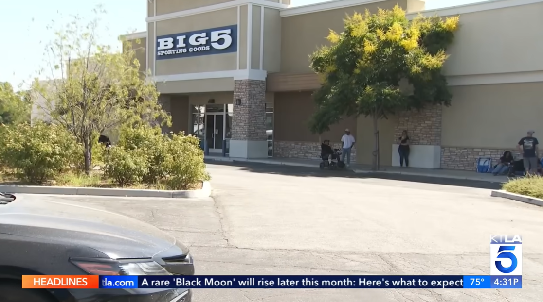 The Big 5 Sporting Goods store in Yucaipa, where Emmanuel Haro was last seen with his mother, in a video posted on August 20, 2025 |  Source: YouTube/5live