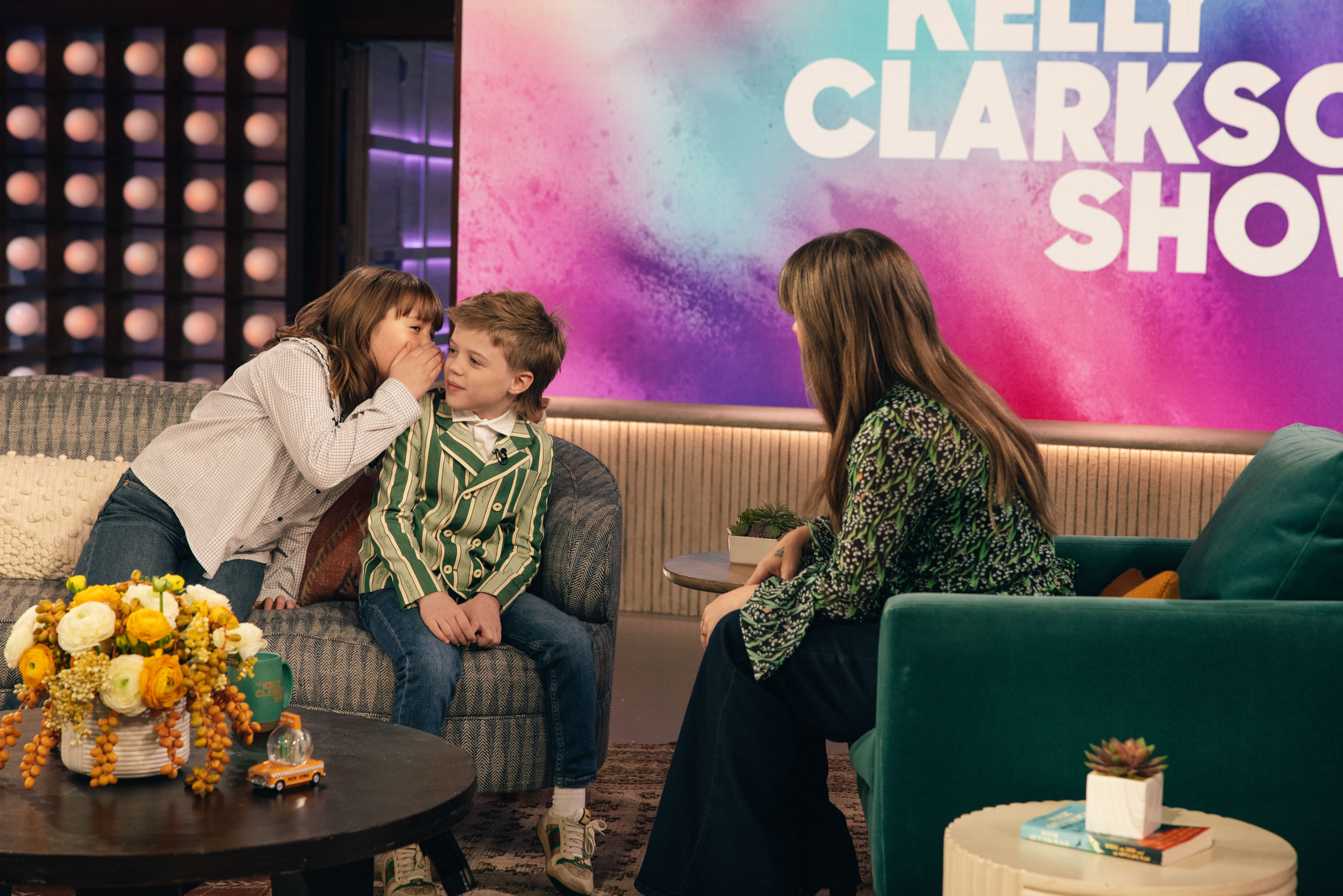 River Blackstock, Remy Blackstock, and Kelly Clarkson on the "Kelly Clarkson Show," on January 8, 2025 | Source: Getty Images