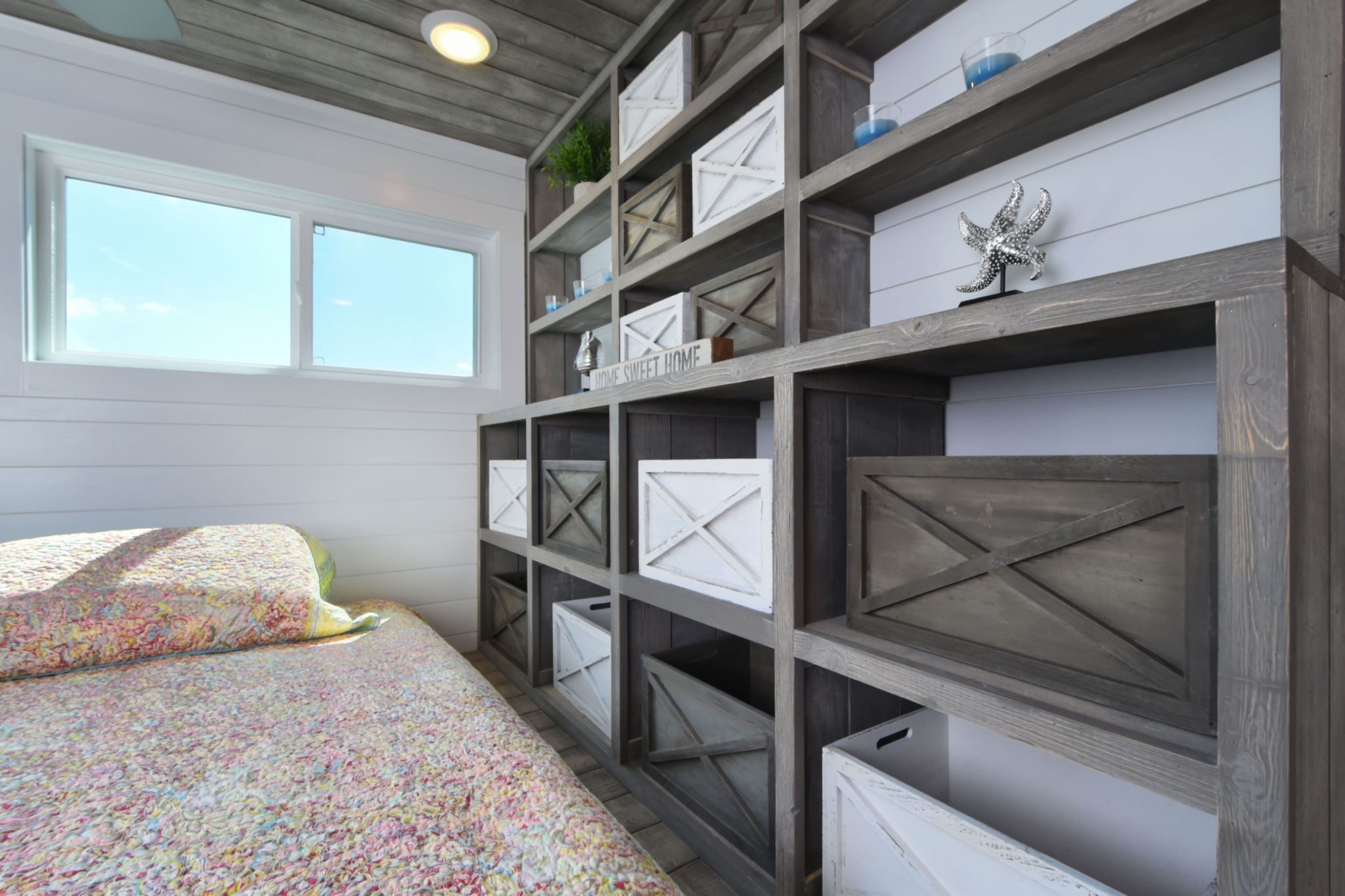 There's plenty of storage in the room.  | Photo: Harbor Cottage House Boats.