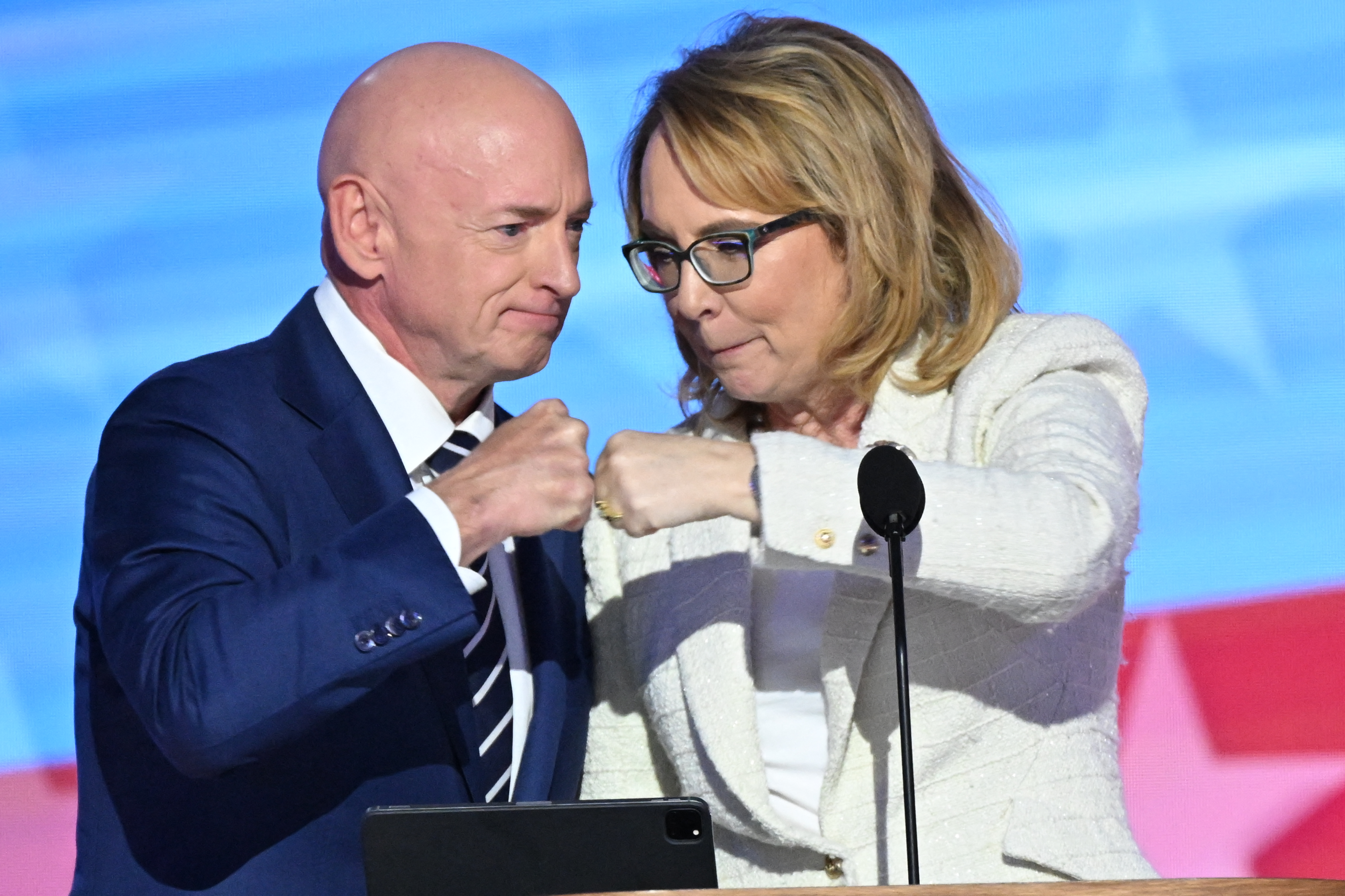 Mark Kelly and Gabby Giffords during the Democratic National Convention on August 22, 2024, in Chicago, Illinois. | Source: Getty Images
