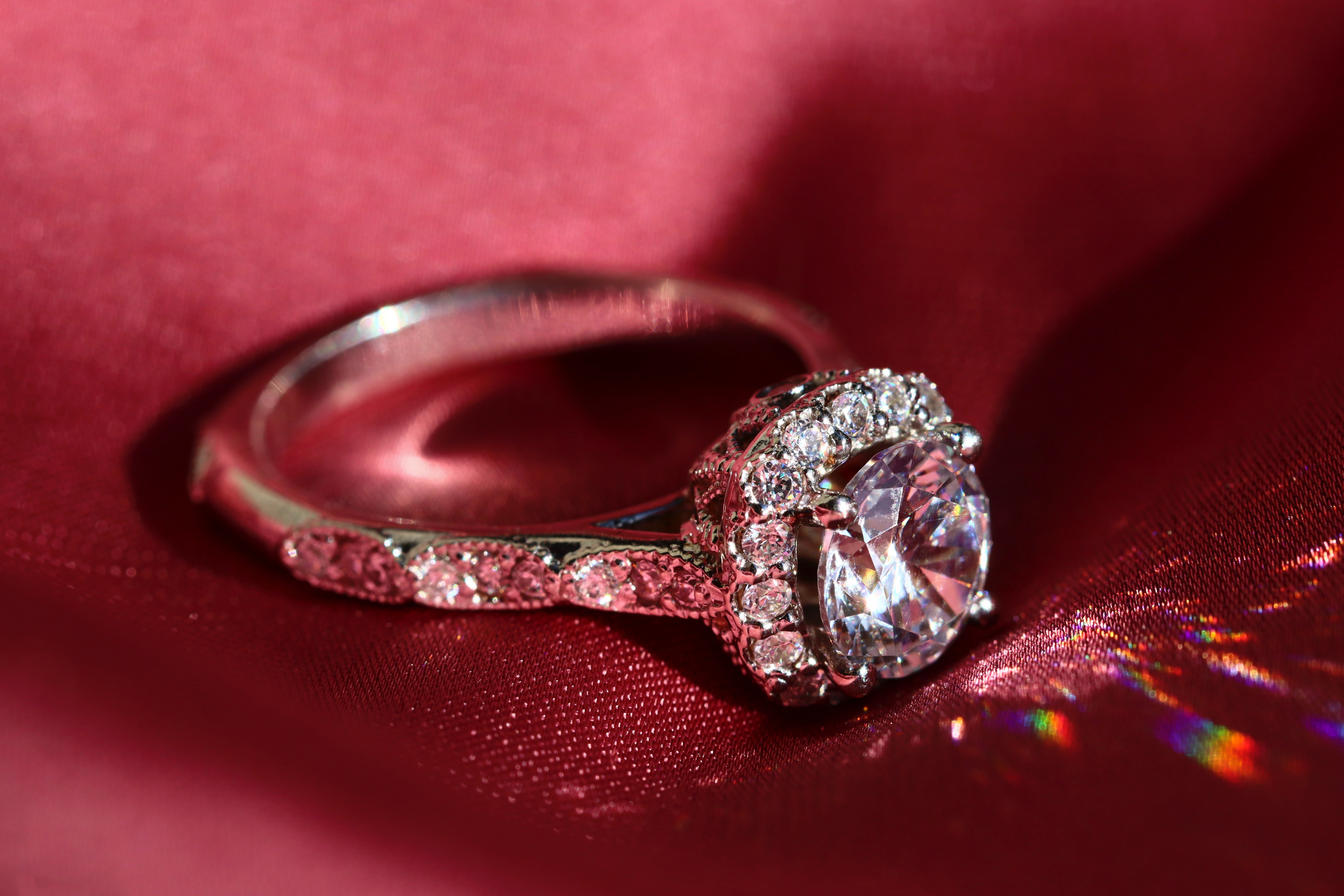 Bart proposed with a stunning ring. | Source: Unsplash