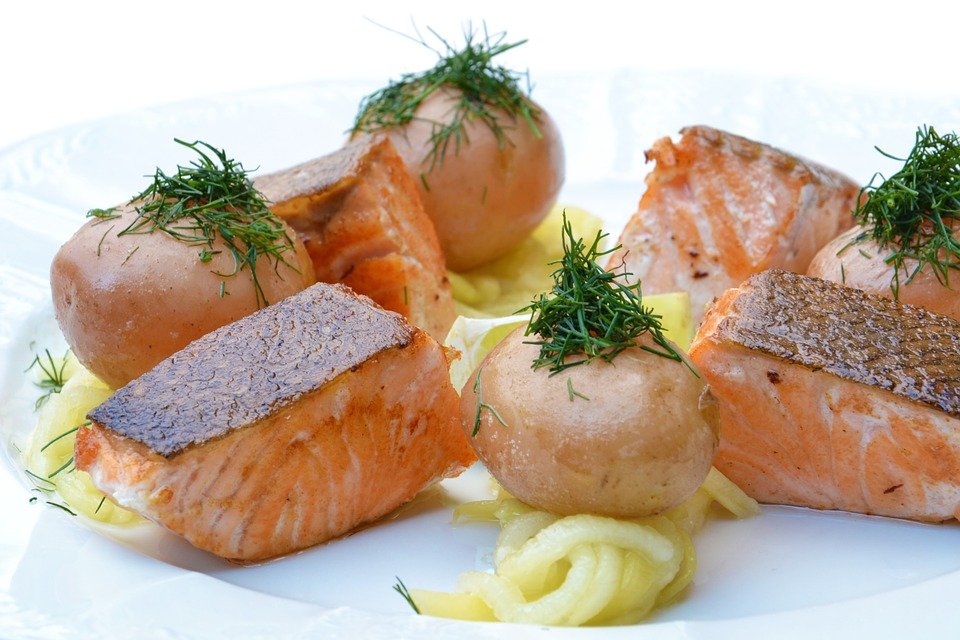 Un plat de saumon. | Photo : Pixabay
