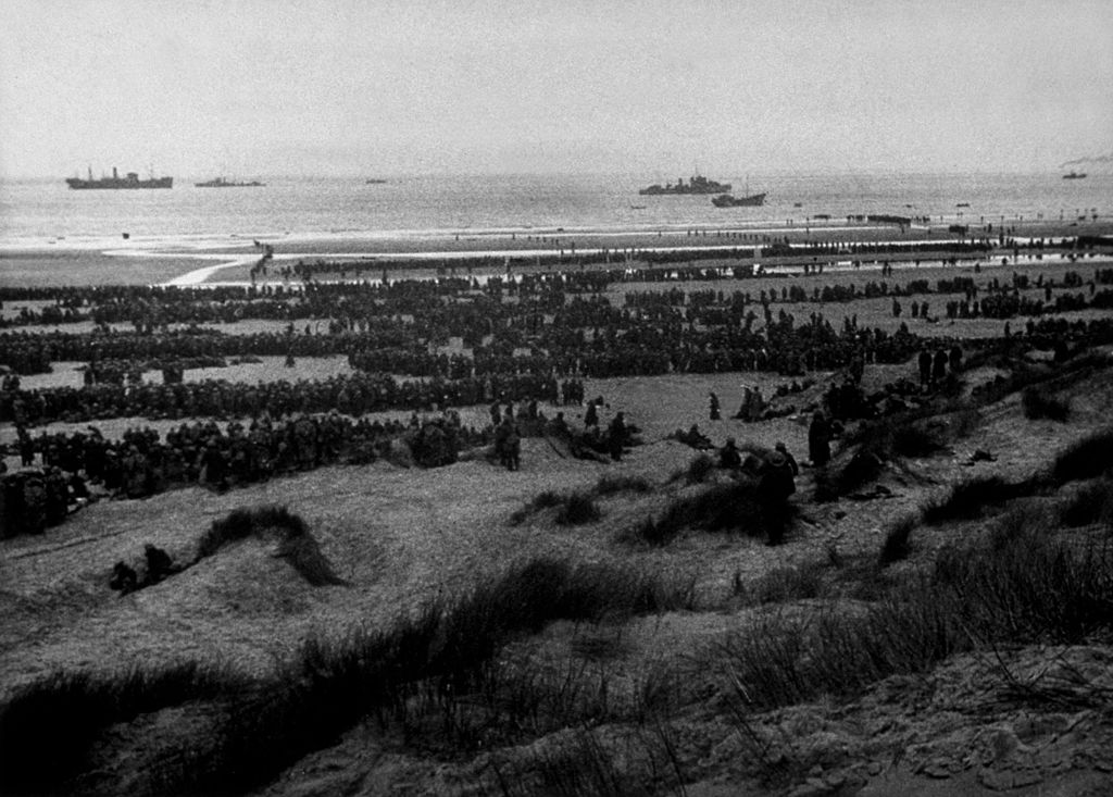 Les forces alliées sur la plage de Dunkerque en 1940. l Source : Getty Images Les forces alliées sur la plage de Dunkerque en 1940. l Source : Getty Images