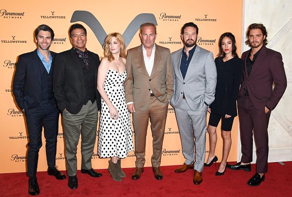 Wes Bentley, Gil Birmingham, Kelly Reilly, Kevin Costner, Cole Hauser, Kelsey Chow, and Luke Grimes at Lombardi House on May 30, 2019 in Los Angeles, California. | Photo: Getty Images