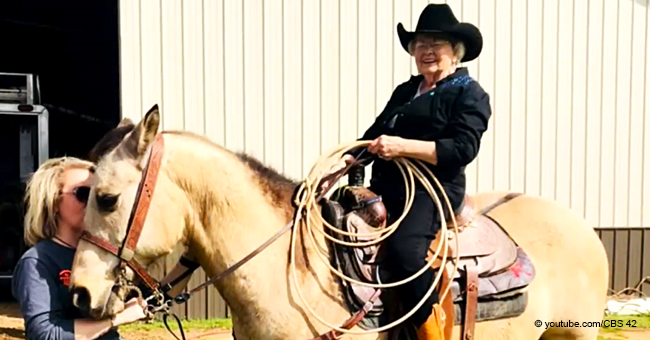 93-Year-Old Grandma Made Her Dream Come True by Riding a Horse for the First Time