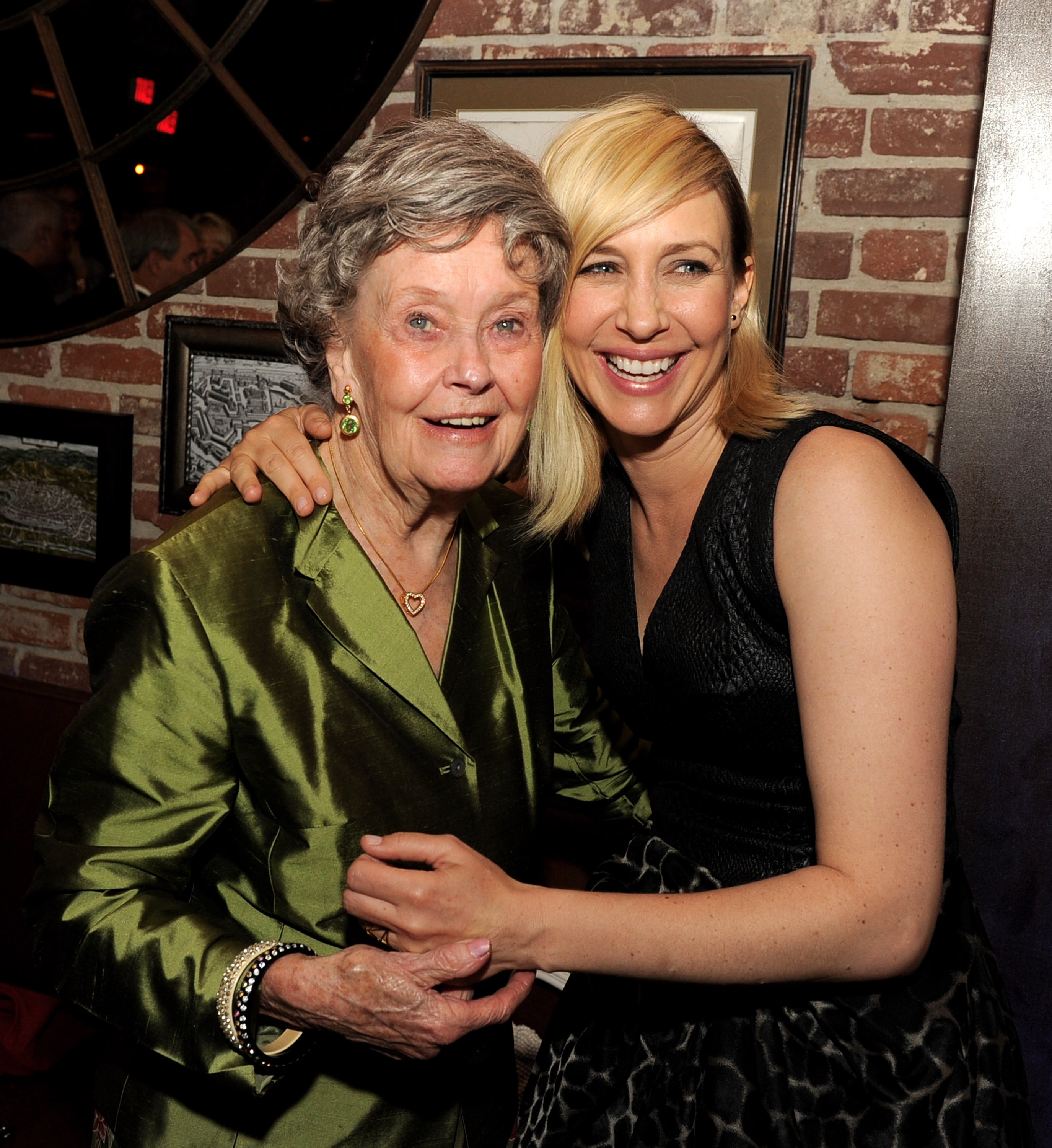 Lorraine Warren and Vera Farmiga at the Premier of "The Conjuring" in 2013 | Photo: Getty Images