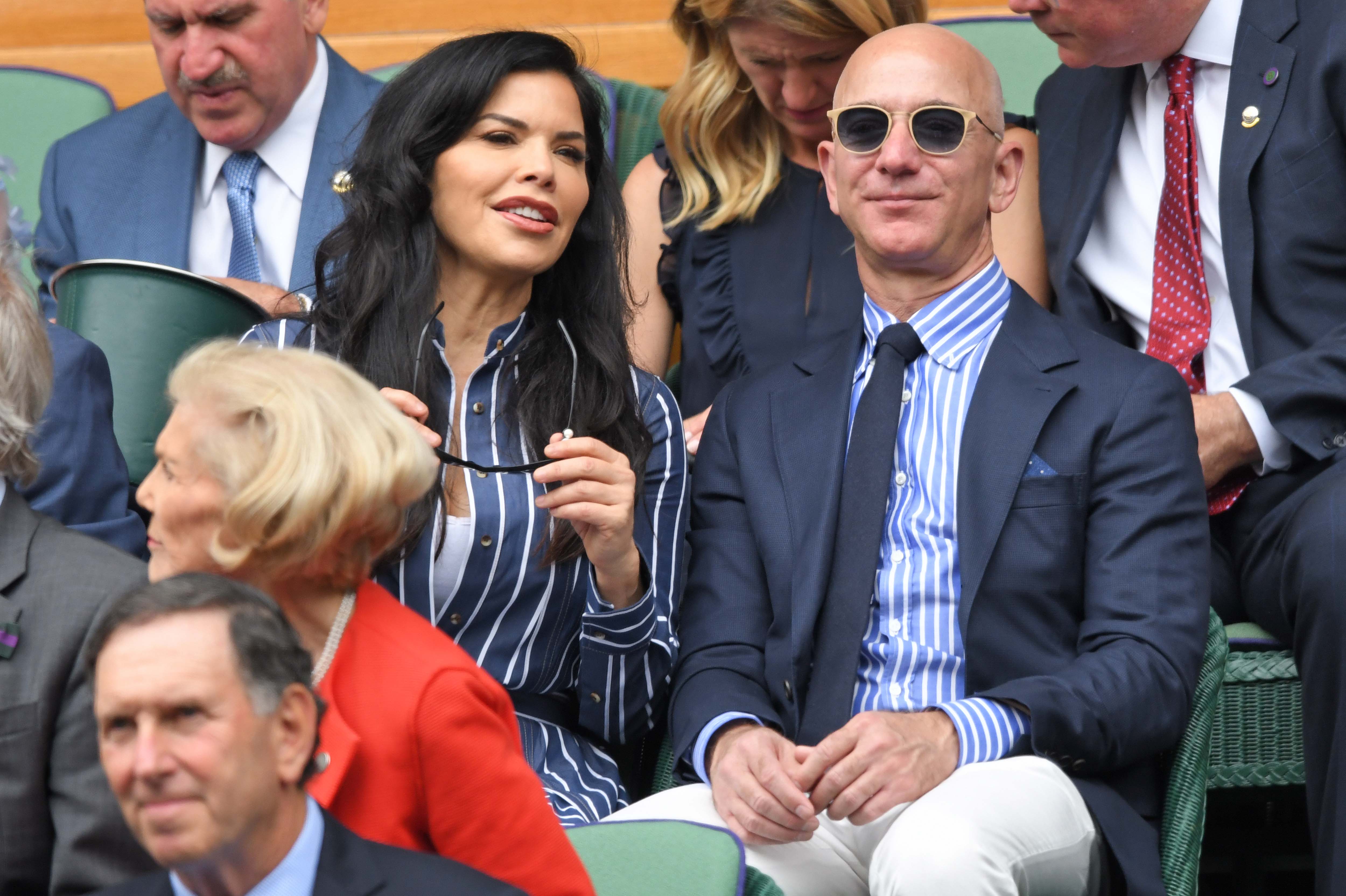Lauren Sánchez and Jeff Bezos during the Men's Finals Day of the Wimbledon Tennis Championships on July 14, 2019, in London, England. | Source: Getty Images