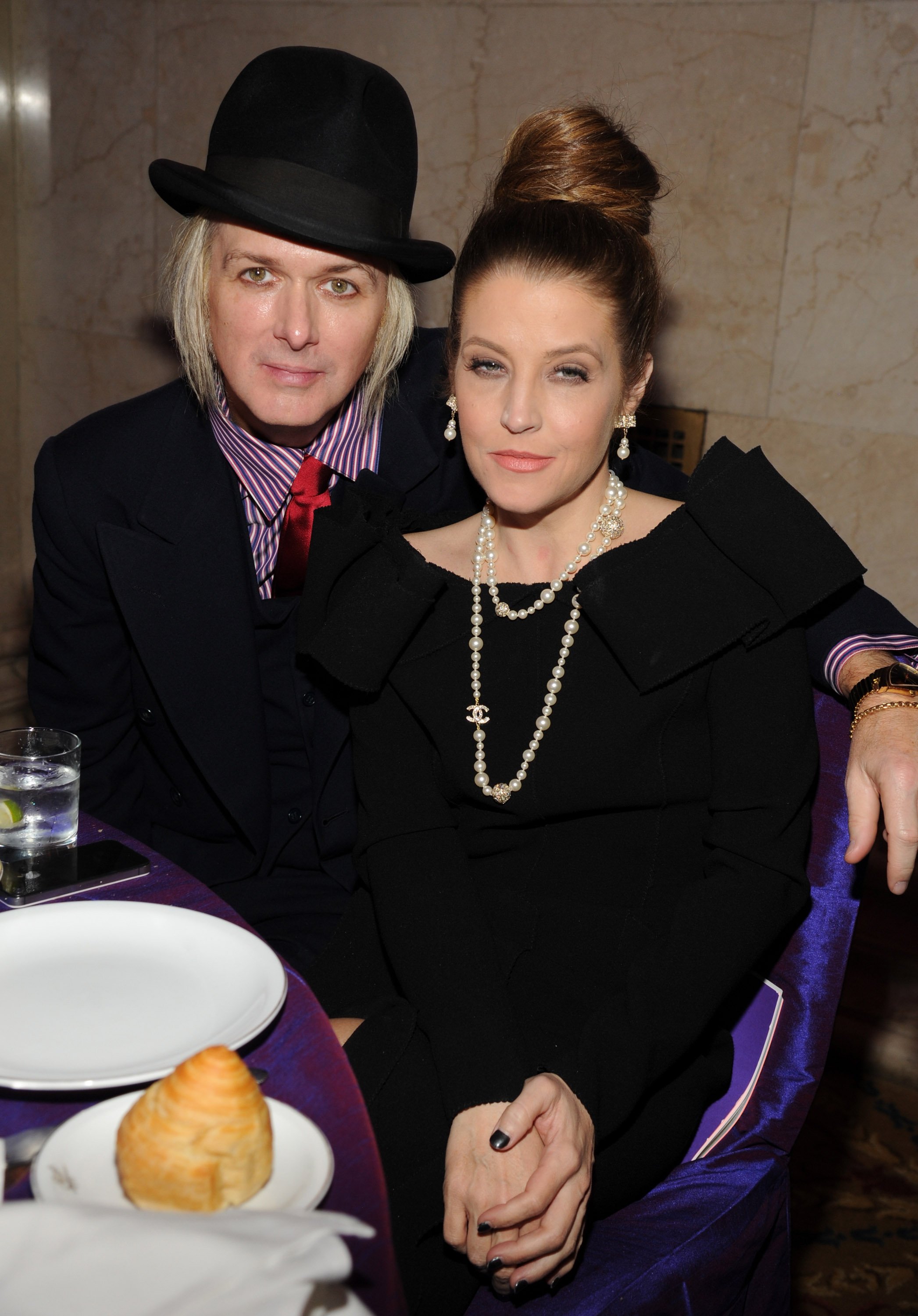 Michael Lockwood and Lisa Marie Presley at the Elton John AIDS Foundation's 12th Annual An Enduring Vision Benefit on October 15, 2013, in New York City | Source: Getty Images