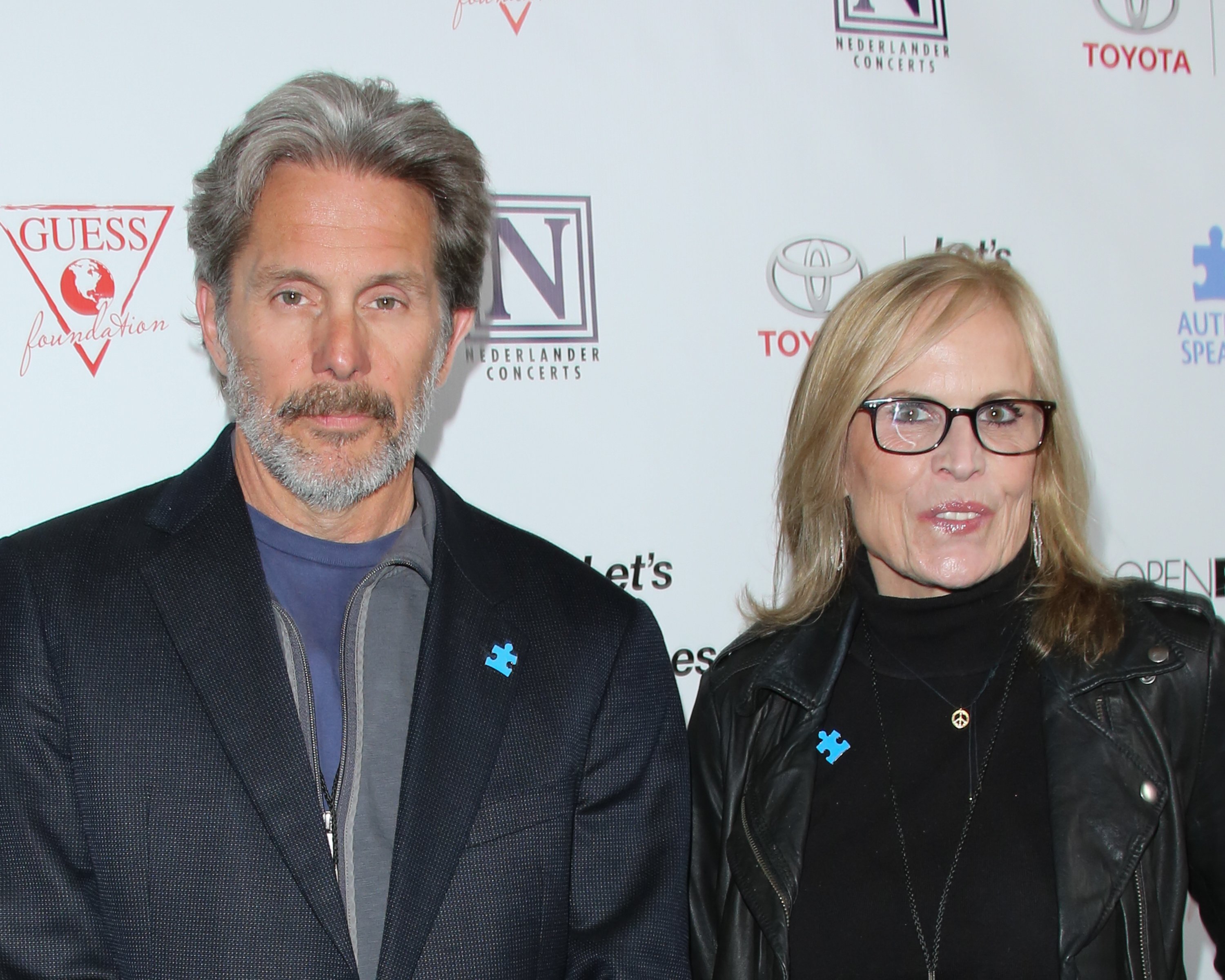 Gary Cole ve Karısı Teddi Siddall, 25 Nisan 2015'te Hollywood, California'da Pantages Theatre'da.  |  Kaynak: Getty Images