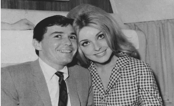 Sharon et son amie Jay Sebring | photo: Getty Images