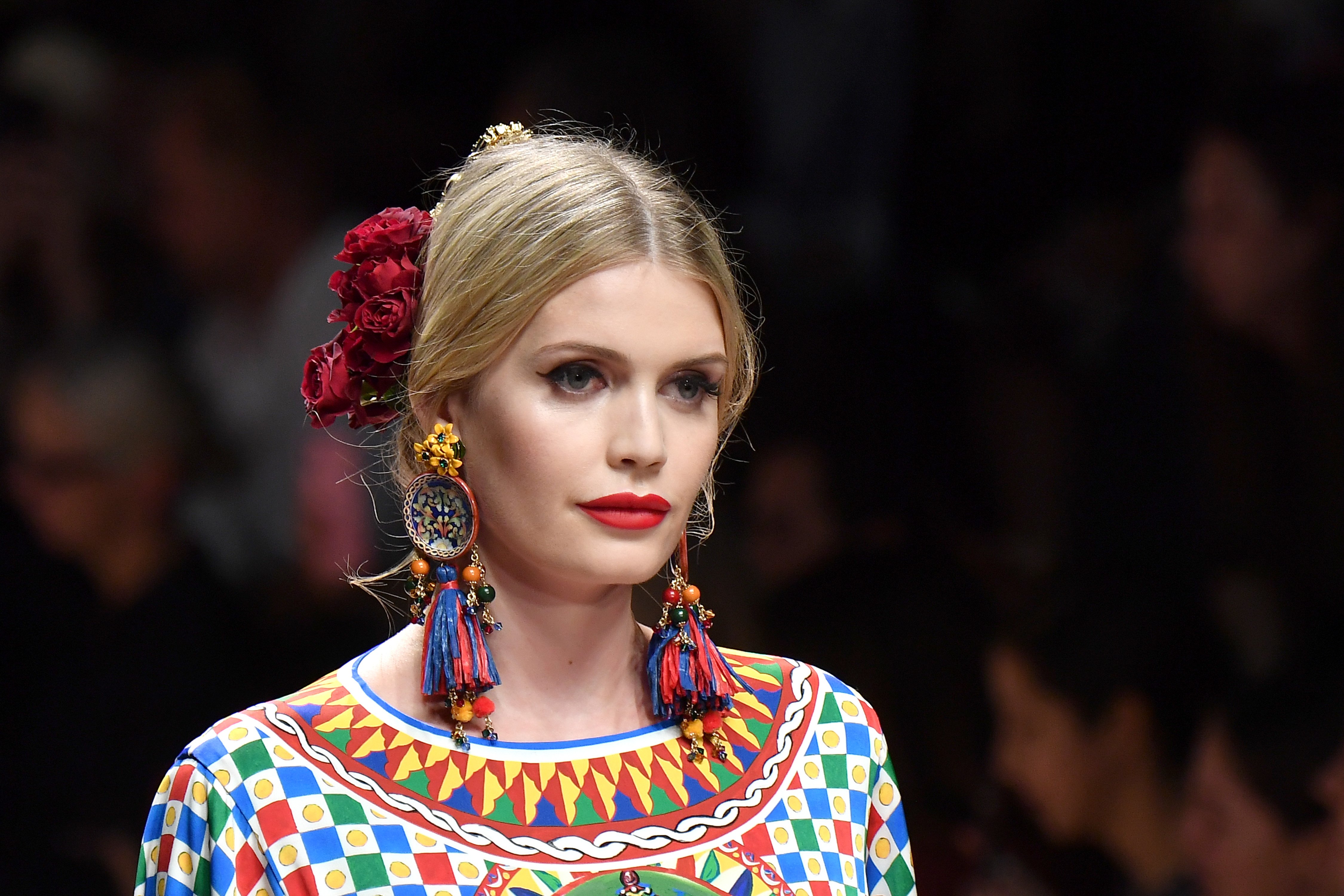Kitty Spencer walks the runway at the Dolce & Gabbana show during Milan Fashion Week Spring/Summer 2019 on September 23, 2018 | Photo: GettyImages