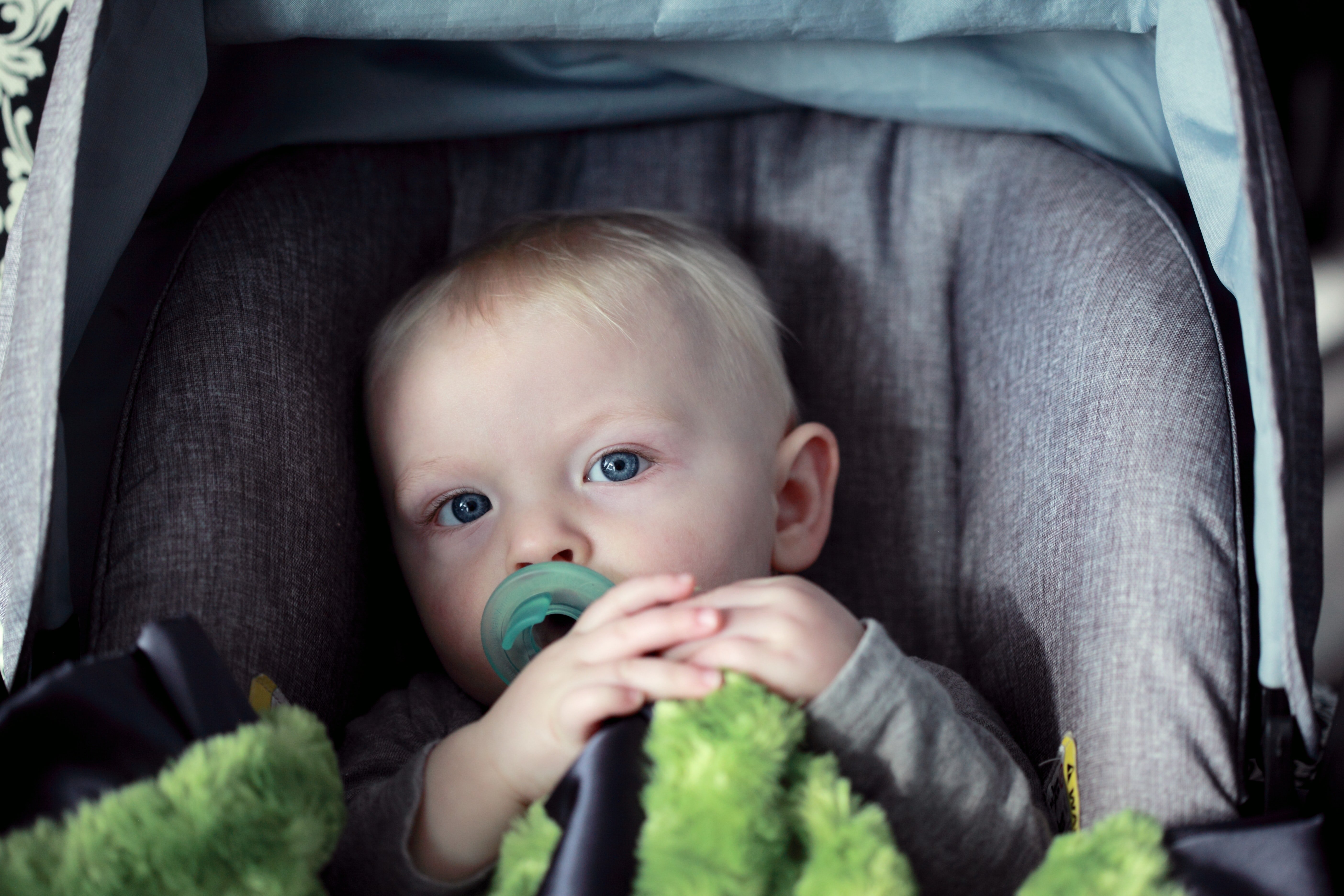 The nanny loosely installed the baby's car seat & claimed OP's mother told her it was fine. | Source: Unsplash   