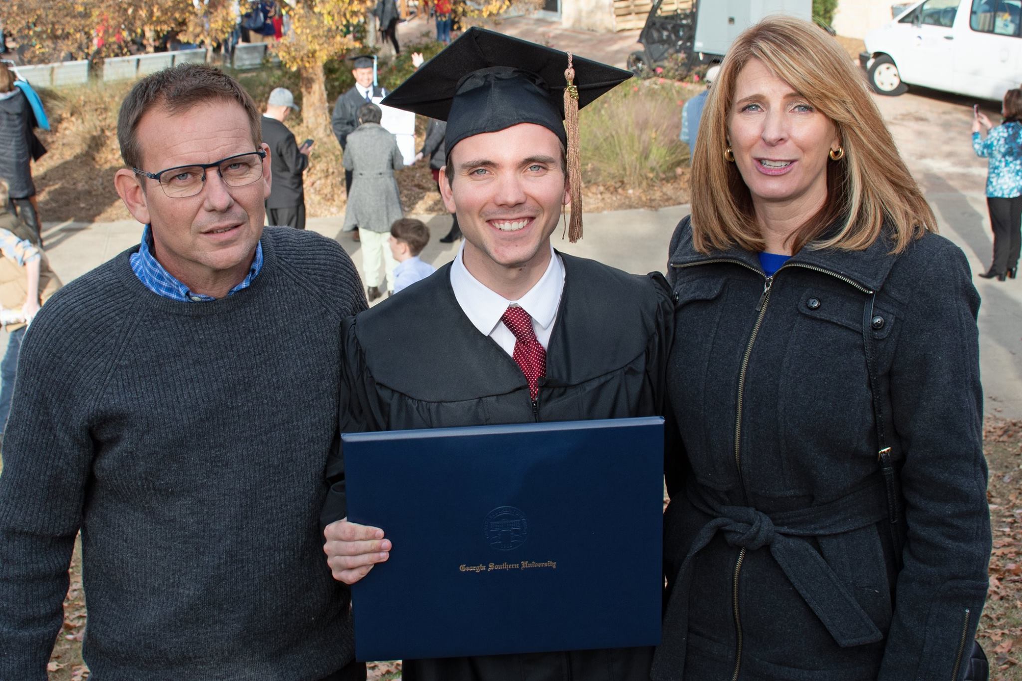 Timothy, Sam, and Sheri Lilley, from a post dated December 10, 2018 | Source: Facebook/tim.lilley.3