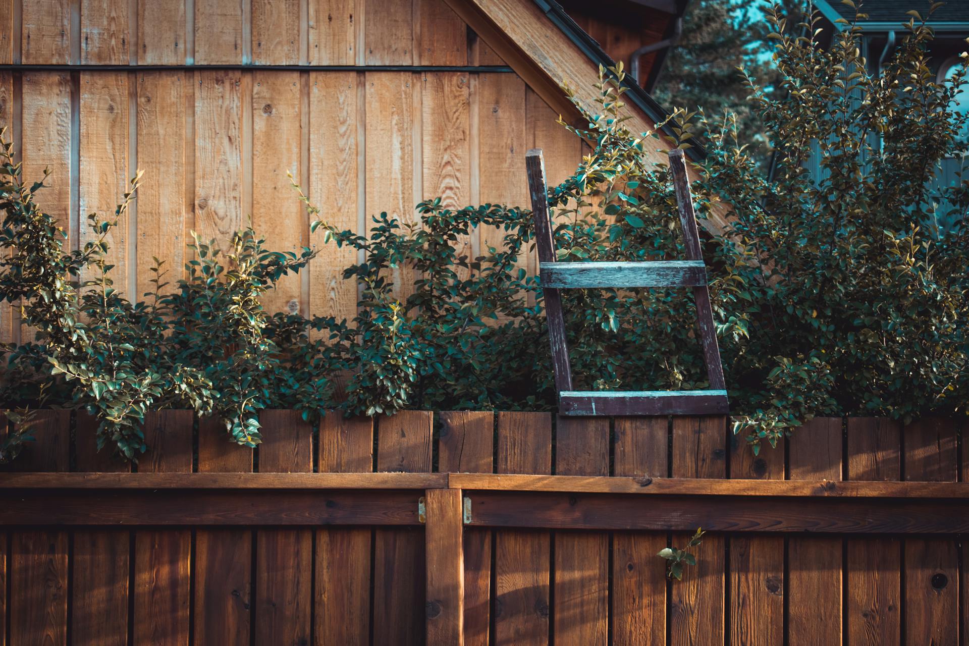 A wooden fence | Source: Pexels