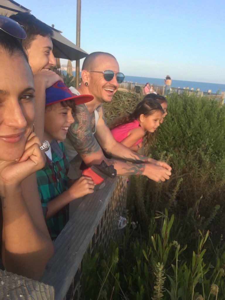 Chester Bennington was pictured days before his passing, dated September 7, 2017 | Source: X/TalindaB